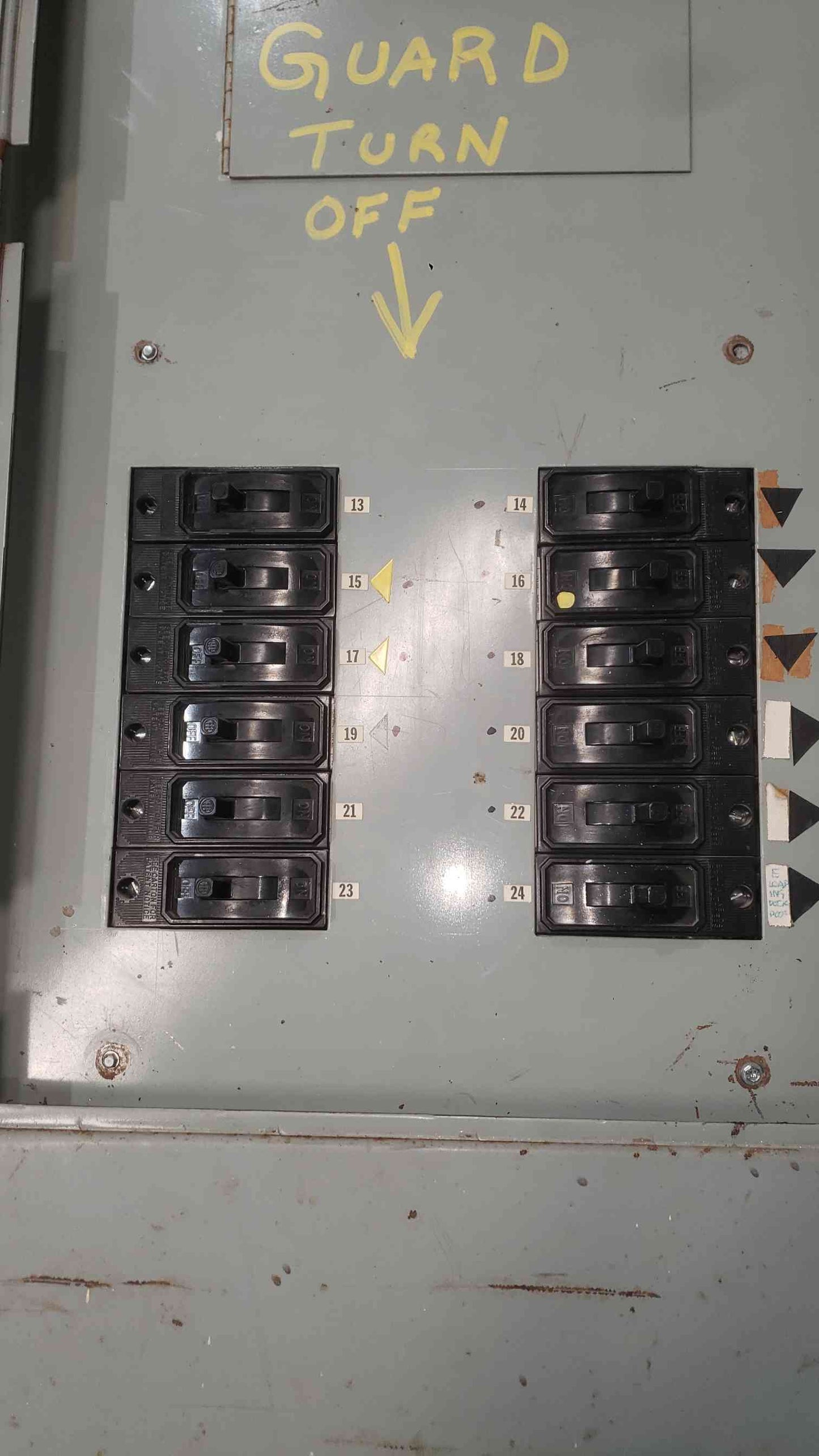Peterson 100A 277/480V 3 Phase Panelboard Siemens 100A 1-Pole 15A 3-Pole Breakers
