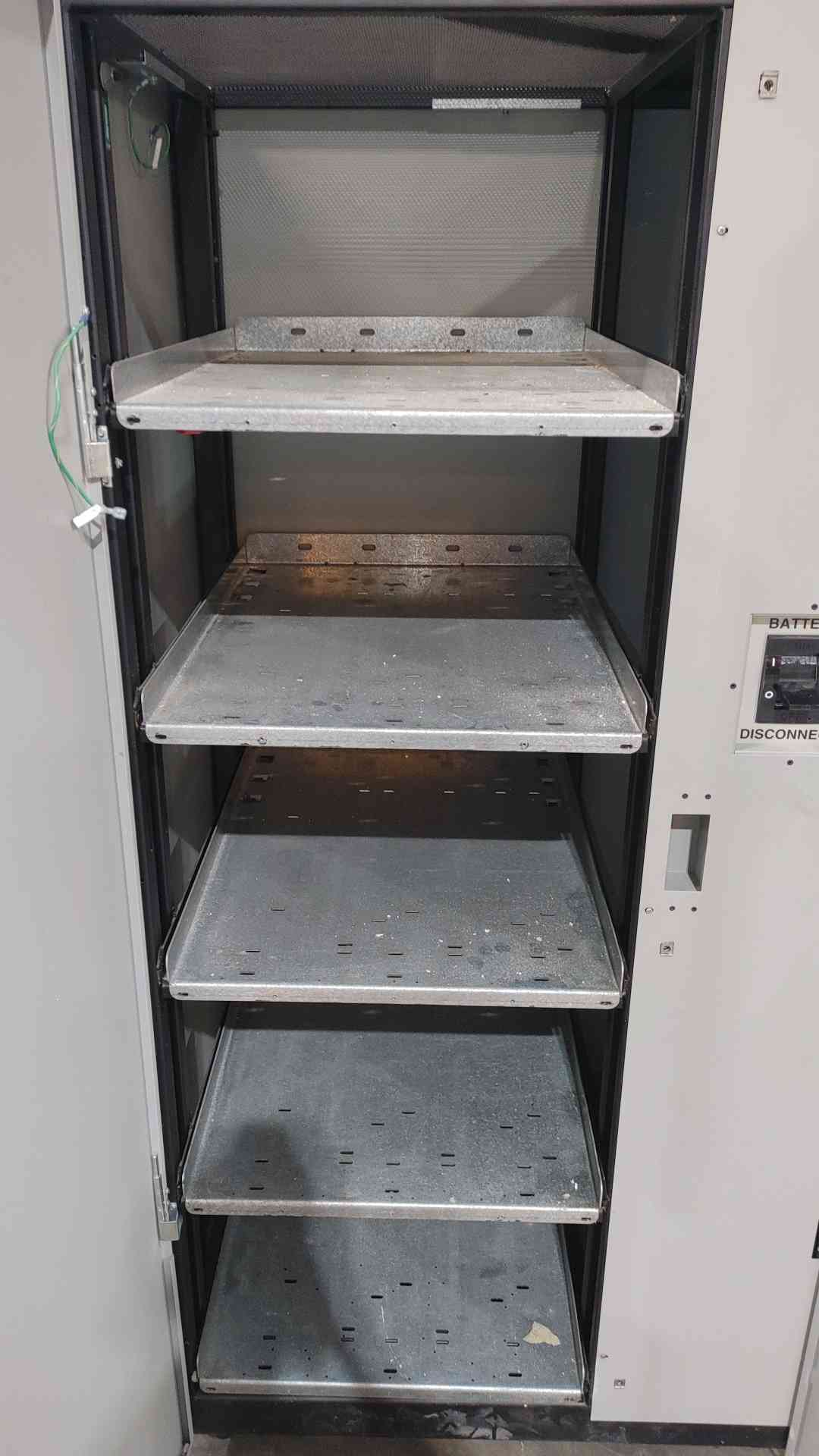 Liebert UBP180 External UPS Battery Cabinet Enclosure 400A DC Disconnect Empty