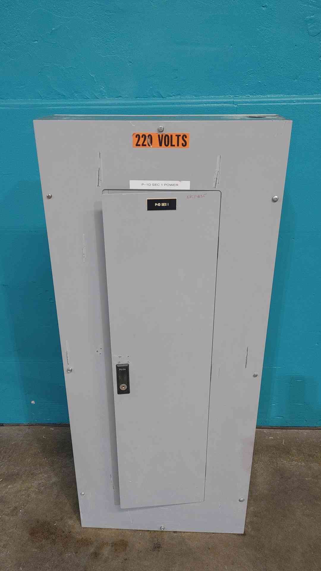 Challenger PowerMaster 125A 208Y/120V 3 Phase Panelboard 125 Amp Main 34 Breakers