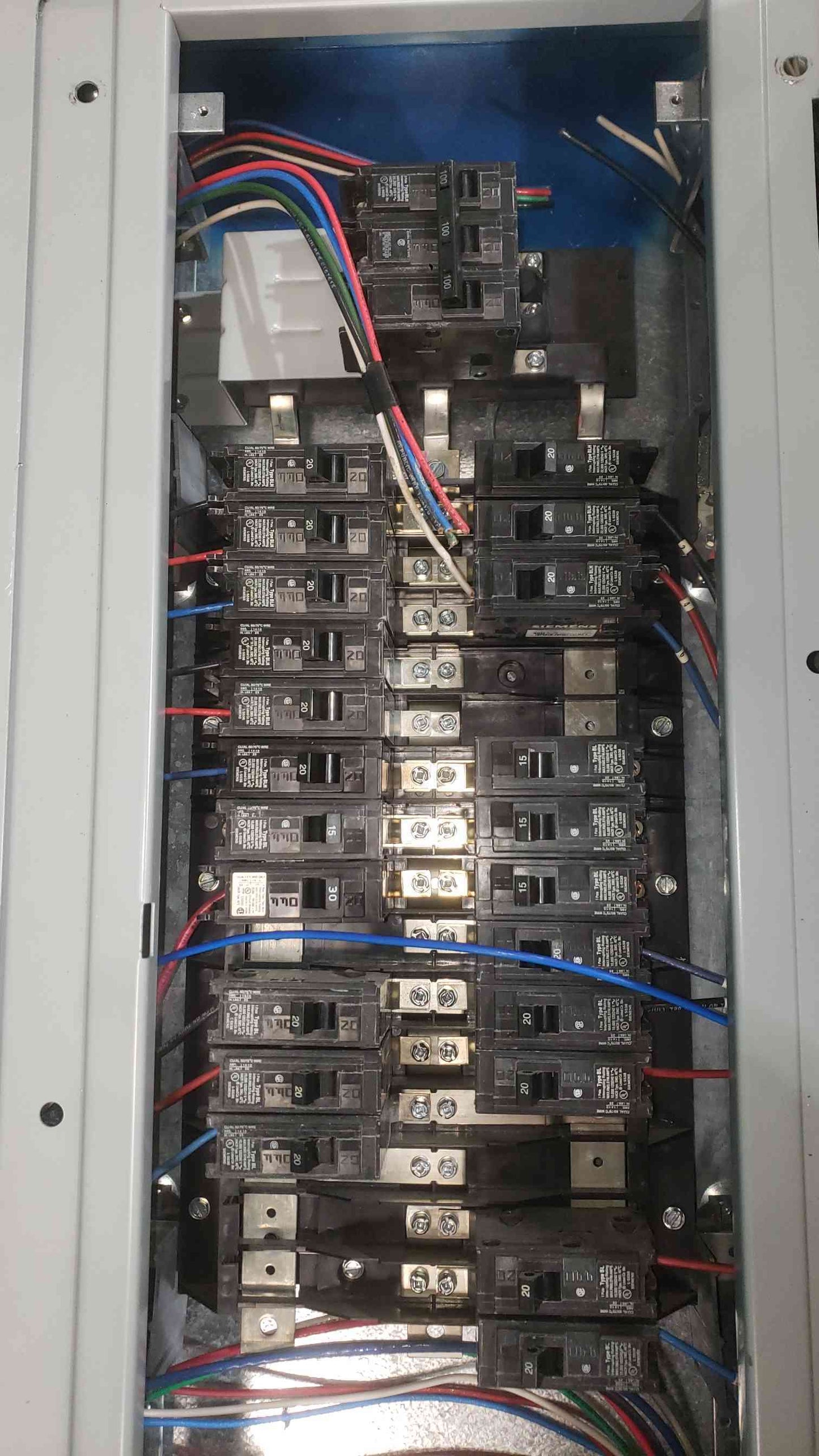 Siemens 100A 3 Phase Panelboard 120/208V K-Rated 100 Amp Main P1 Circuit Breakers