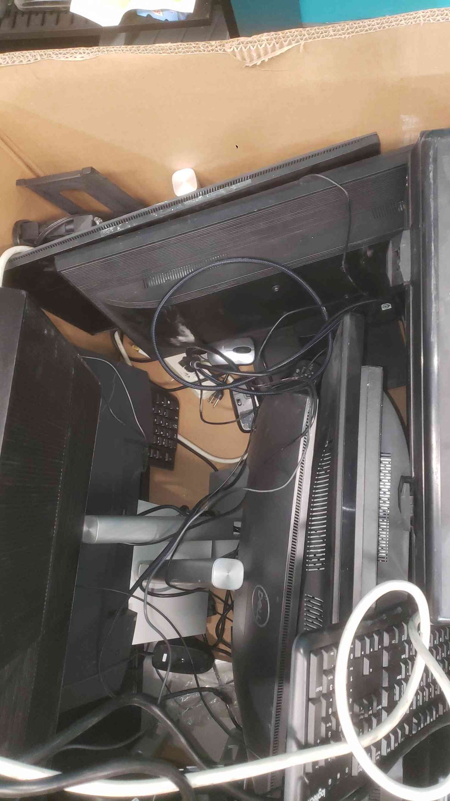 Lot Of Misc Computer Accessories (SKU: 113980)