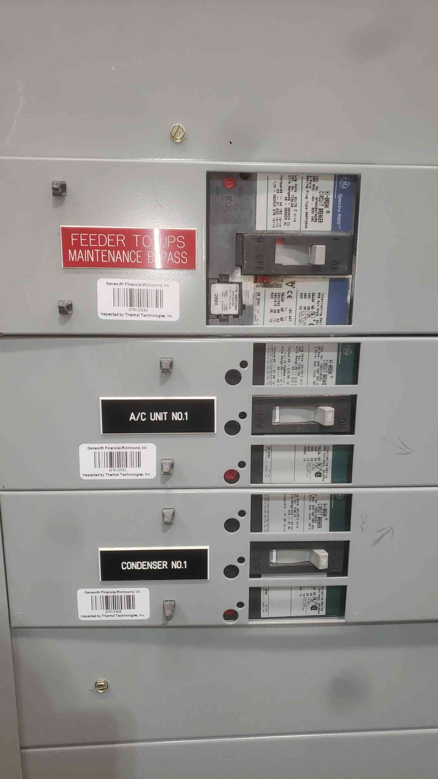 GE Spectra Series Panelboard 600A 480V 6 Breakers UPS AC Condenser Feed