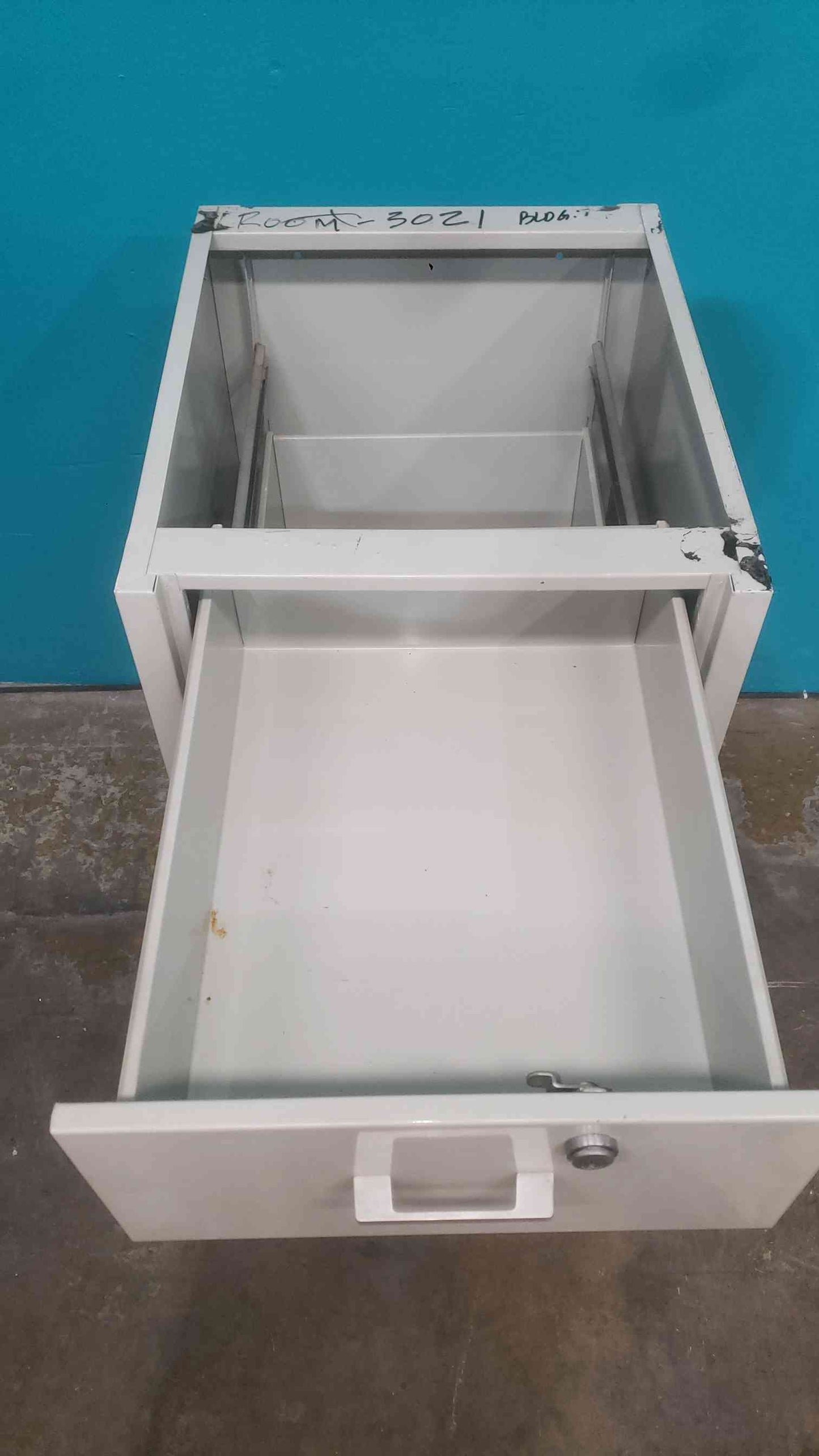 St. Charles 18" Drawers Only Standing Height Casework (SKU: 114006)
