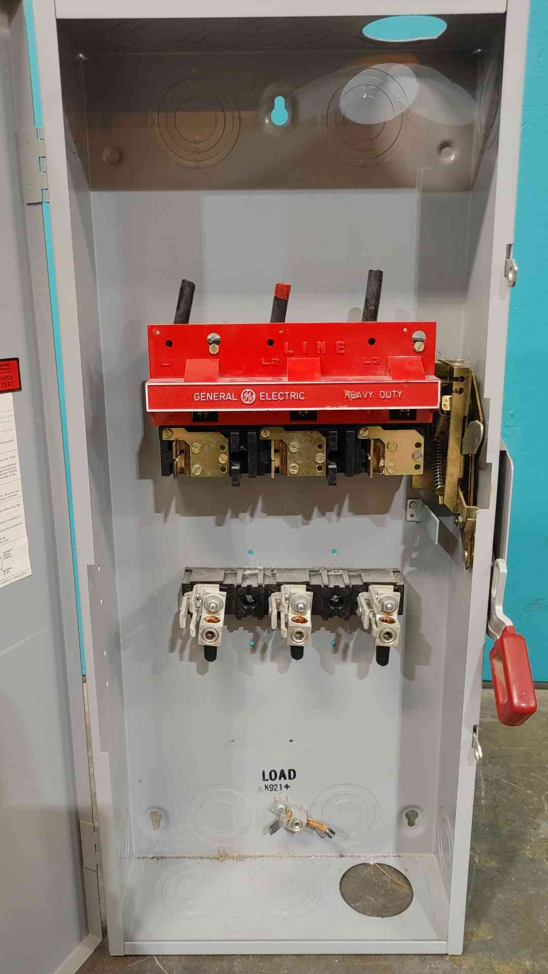GE 200A, 600VAC, 250VDC, 3PH Safety Switch. Cat. No. TH3364 (SKU: 114030)