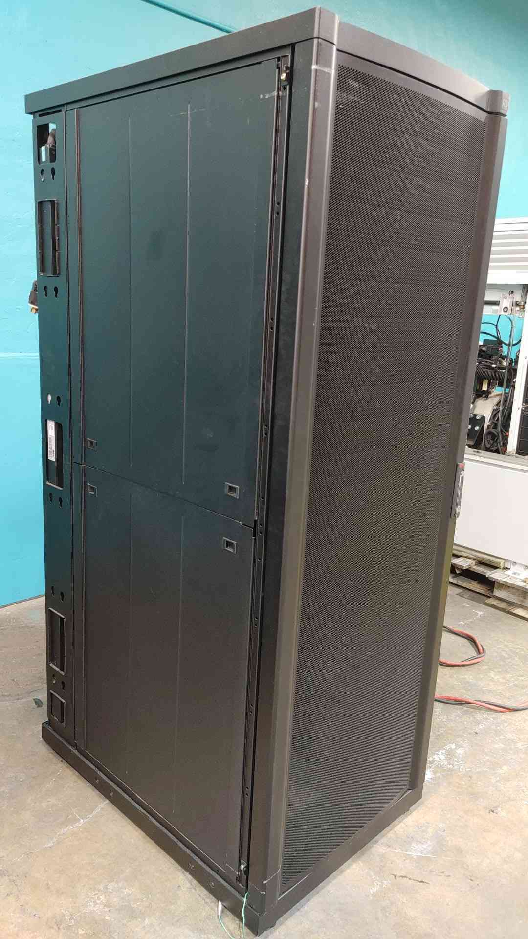 APC NetShelter SX 42U Server Rack Enclosure IT Cabinet 19" Black AR2311BLKX370