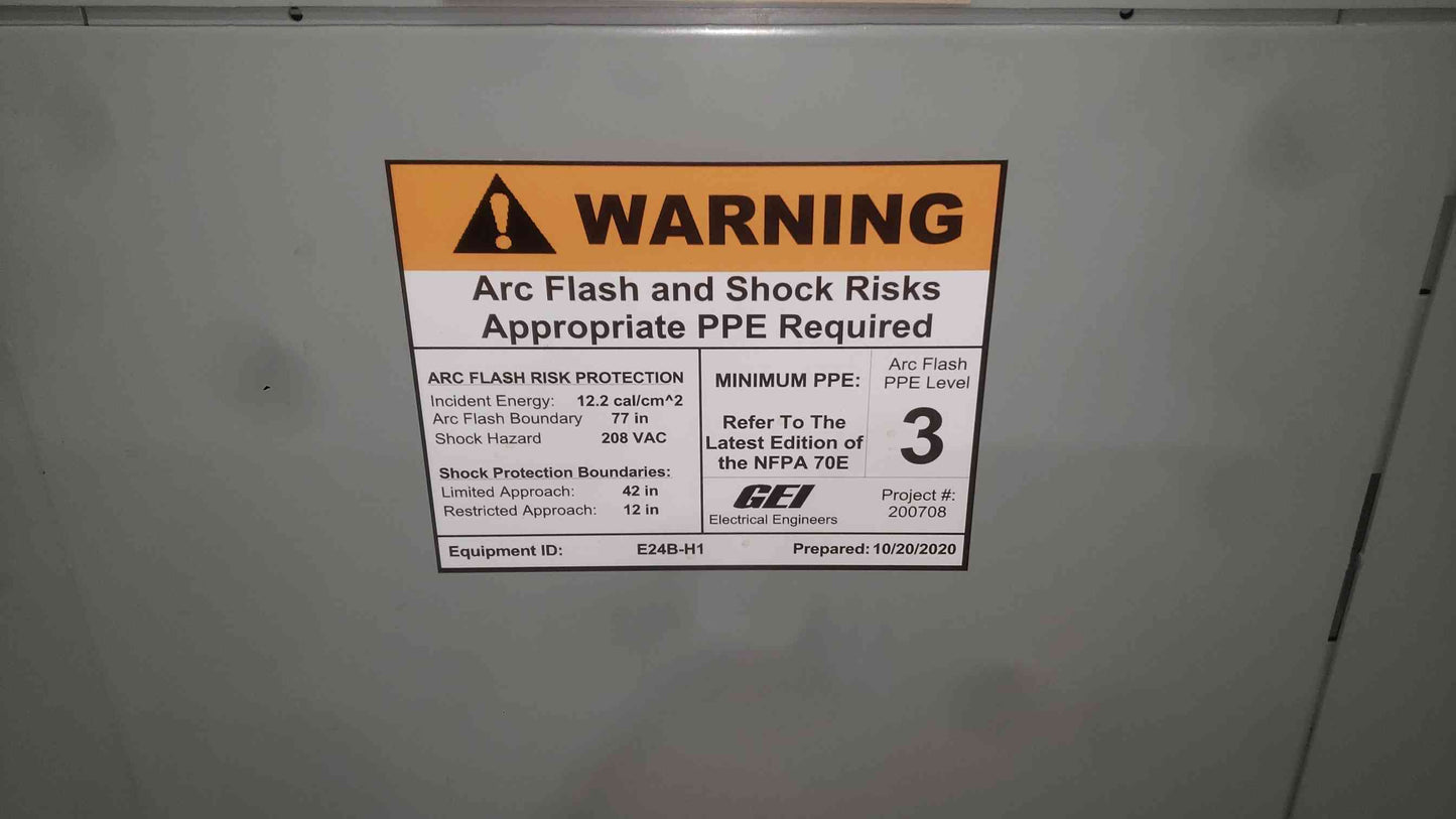 GE A-Series II 225A 480Y/277V 3 Phase Panelboard AEF3421KBX w/ 27x 20A Breakers