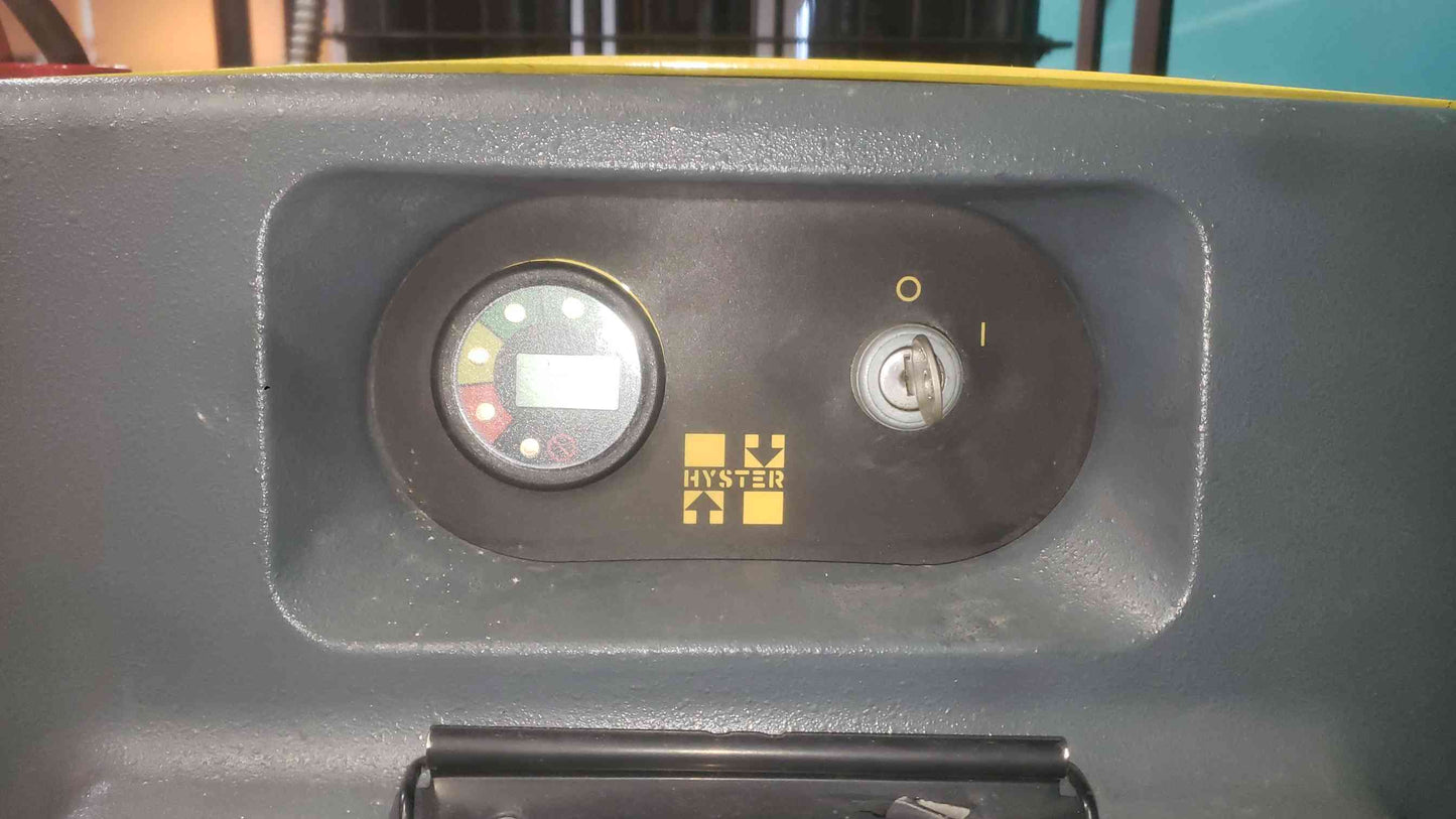 Hyster W30ZA Electric Walkie Straddle Stacker Forklift 24V w/ Hawker HD Charger