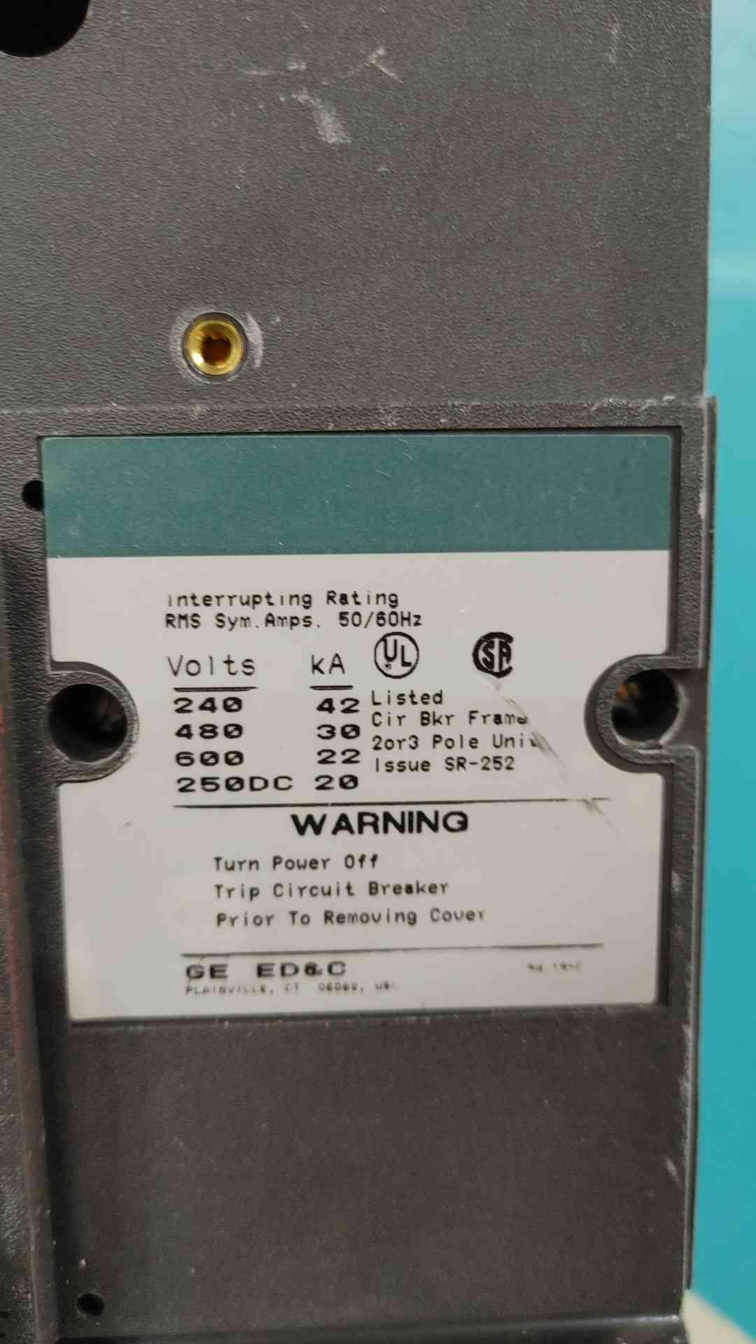 GE TJK436F000 400 Amp 3 Pole 600V Molded Case Circuit Breaker Frame J600 TCAL43
