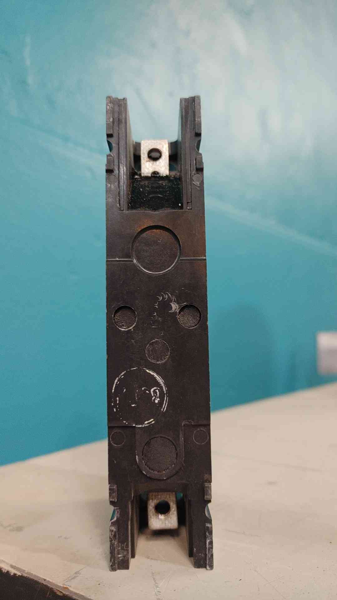 GE TED113020WL 20A 1 Pole 277V Bolt-On Industrial Circuit Breaker TED113020 20
