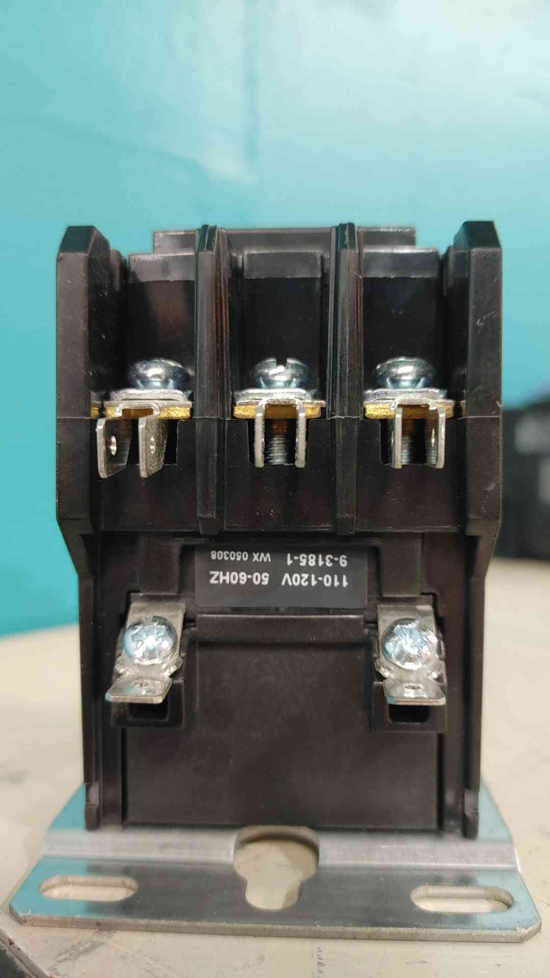 Eaton C25DND330A Definite Purpose Contactor 3 Pole 30A 110V 120V Coil C25DND330