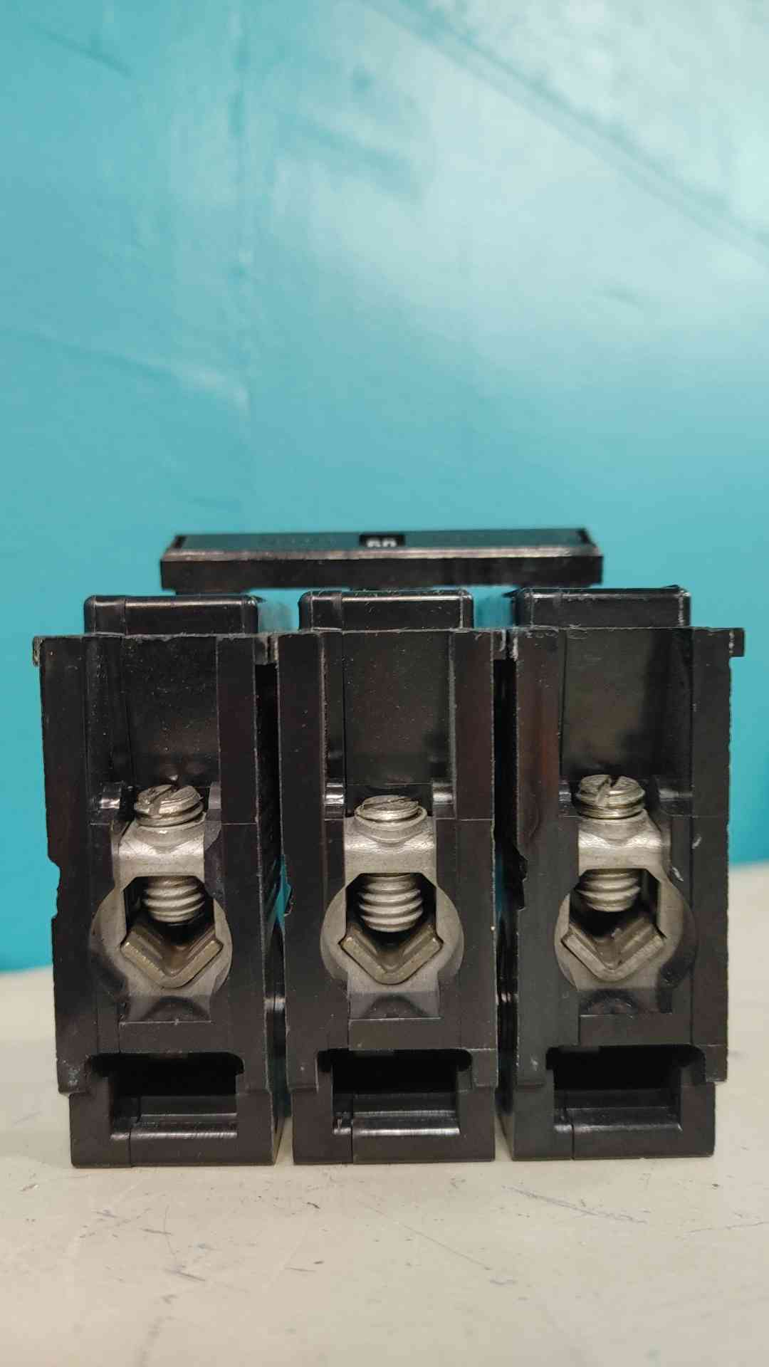 Eaton BAB3060H 60 Amp 3 Pole Bolt On Circuit Breaker Type BA Quicklag 60A 240V