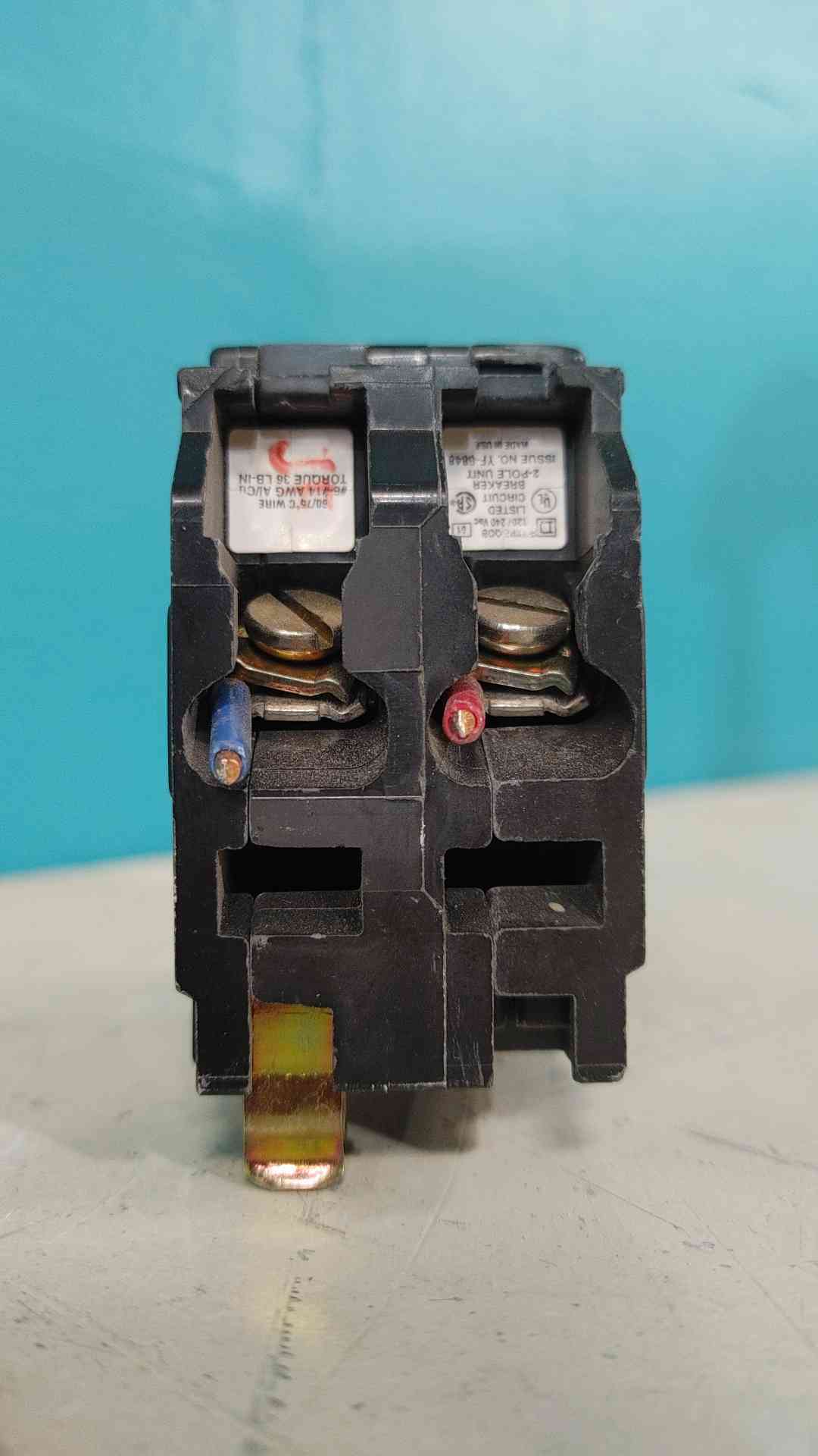 Square D QO230VH 2 Pole 30 Amp 22kA 120/240V Plug-On Circuit Breaker