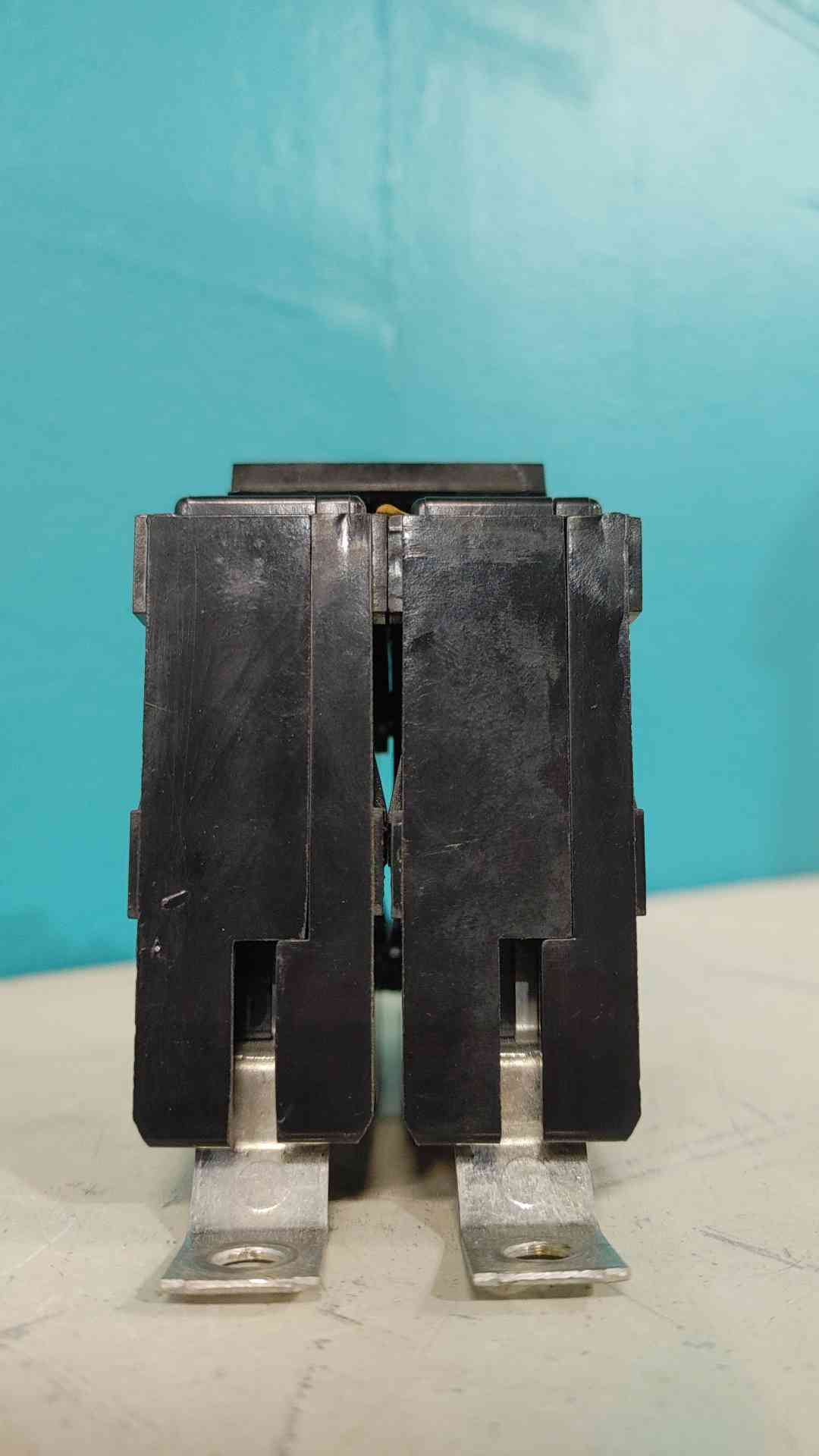 Challenger CBB2030 30 Amp 2 Pole Bolt On Circuit Breaker CBB 30A 120/240V