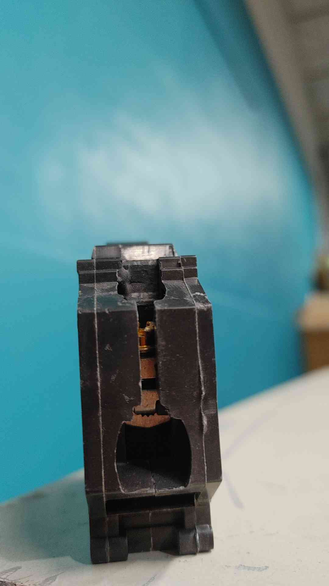 GE THQL1120 1 Pole 20 Amp 120V 10kA Plug-In Circuit Breaker THQL