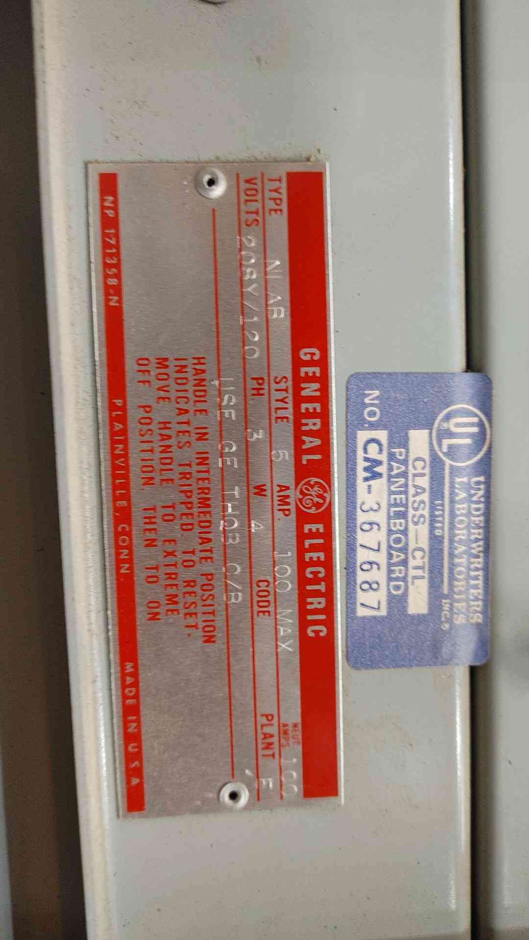 GE NLAB 100A Panelboard 208Y/120V 3 Phase Loaded w/ GE THQB Breakers 30A 60A 20A
