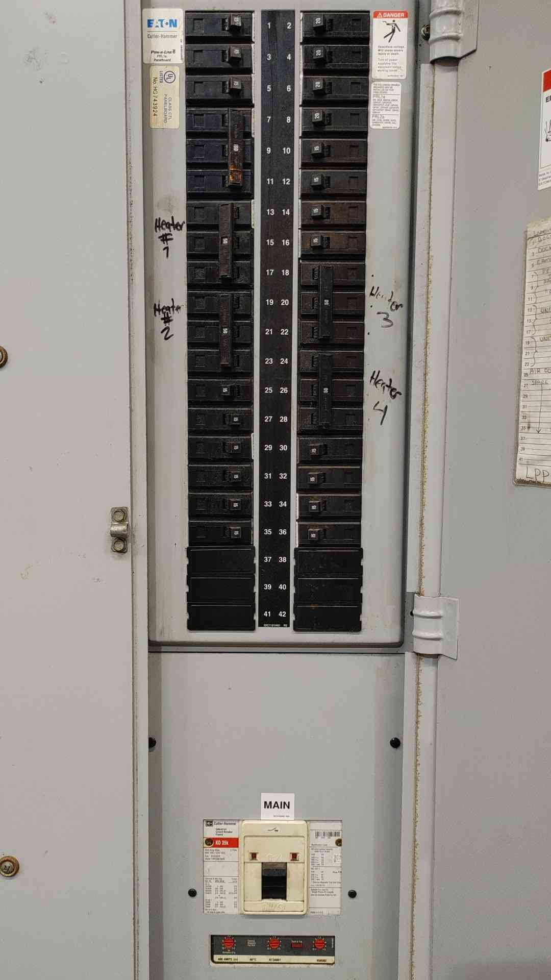 Eaton Cutler Hammer 400A 208Y/120V 3PH 42 Space Panelboard PRL1a With Breakers