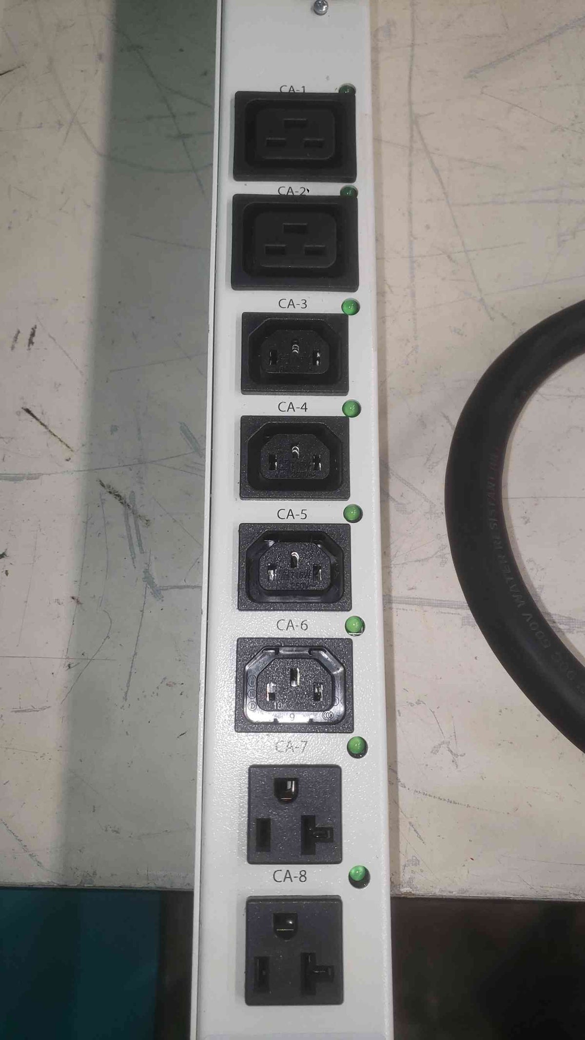 Emerson MPS5305 Rack PDU 120/208V 24A 3PH 0U Vertical Power Distribution Unit