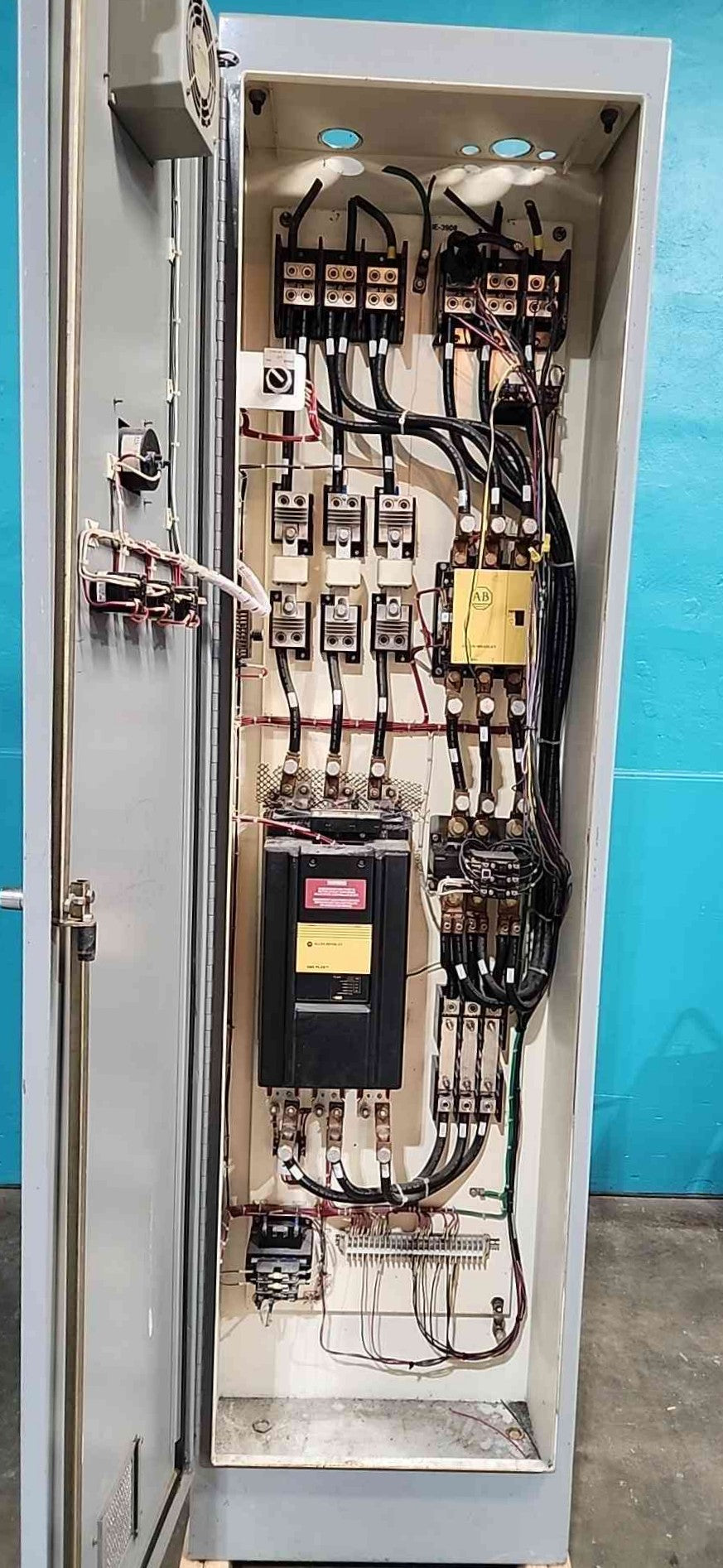 Allen Bradley SMC Reduced Voltage Soft Starter Motor Control Panel Cabinet 480V