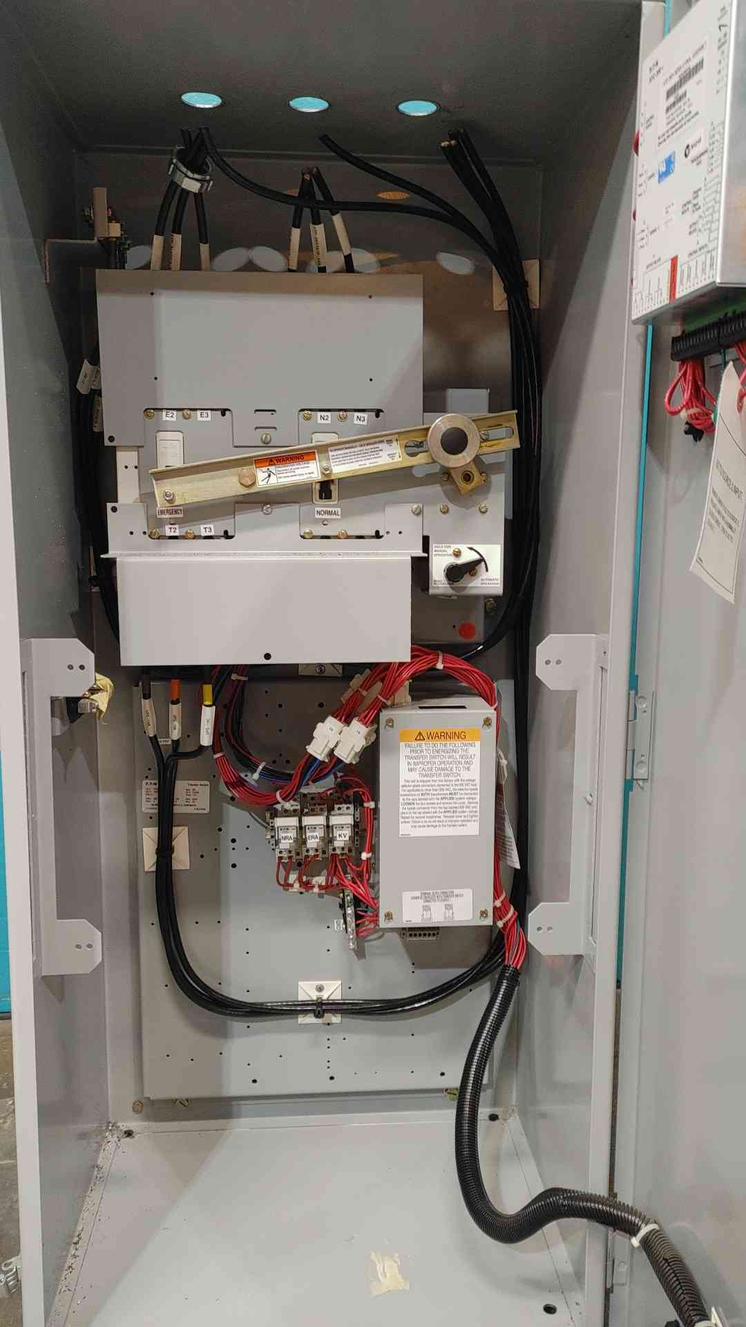 Eaton 100A Automatic Transfer Switch 480V 3Ph 3-Pole ATC-300+ ATH3FDA30100XSU