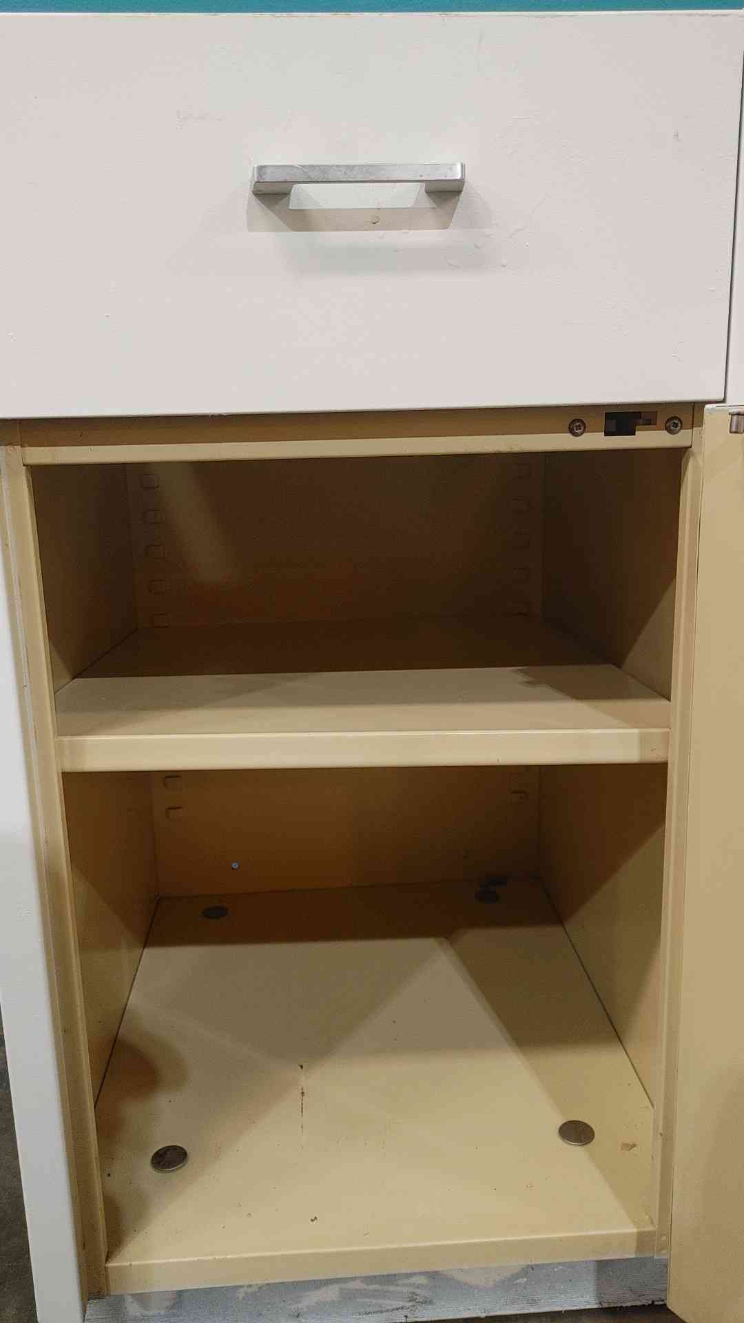 St. Charles 18" Mix Casework (Sku:115111