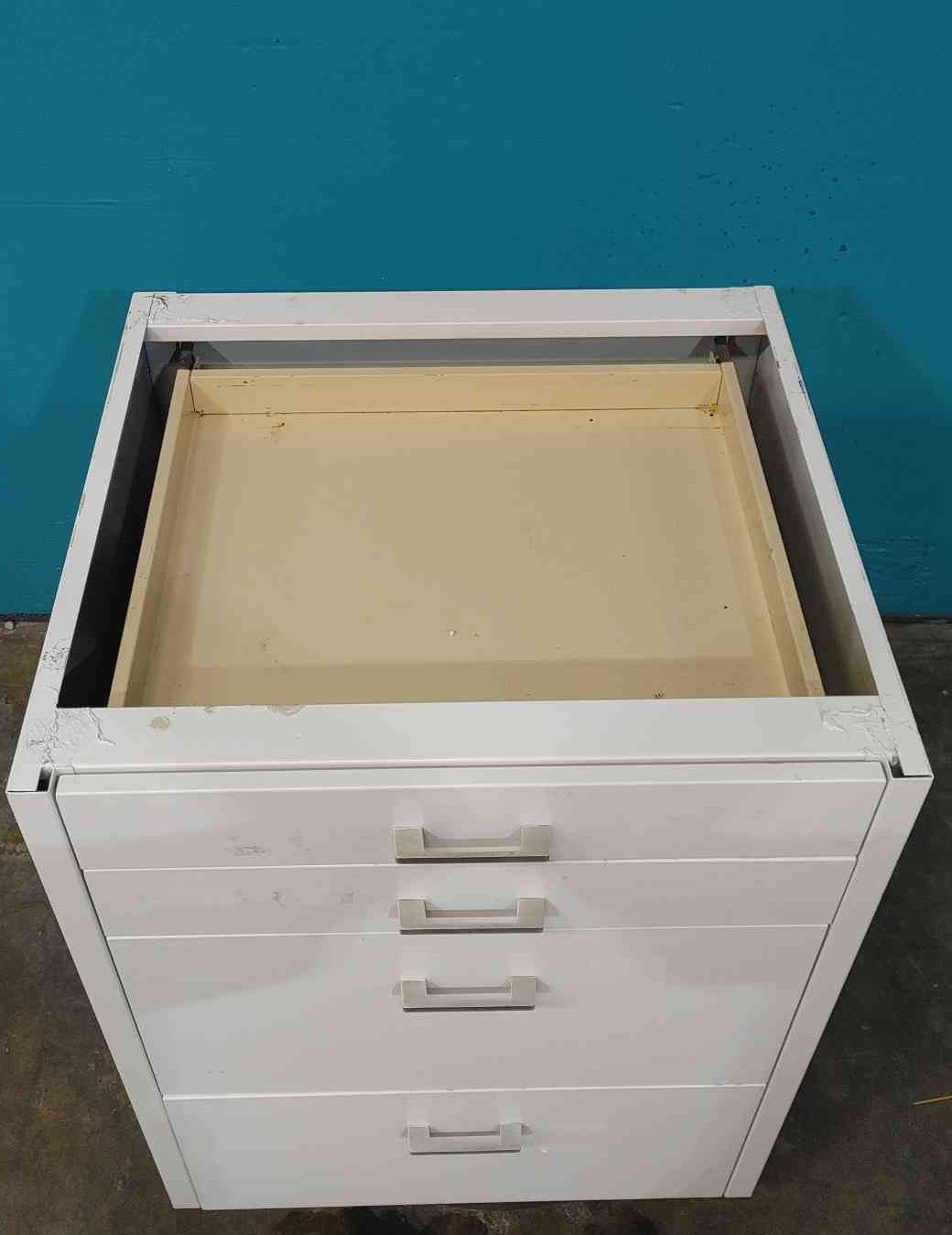 22" St. Charles 4 Door Cabinet (Sku:115121)
