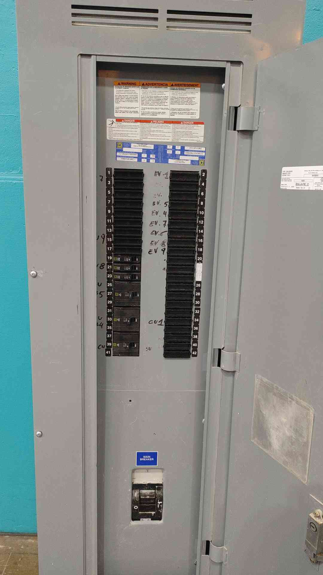 Square D NQOD 350A Panelboard 208Y 120V 3 Ph 42 Space Main Breaker 350 Amp MHC68VS