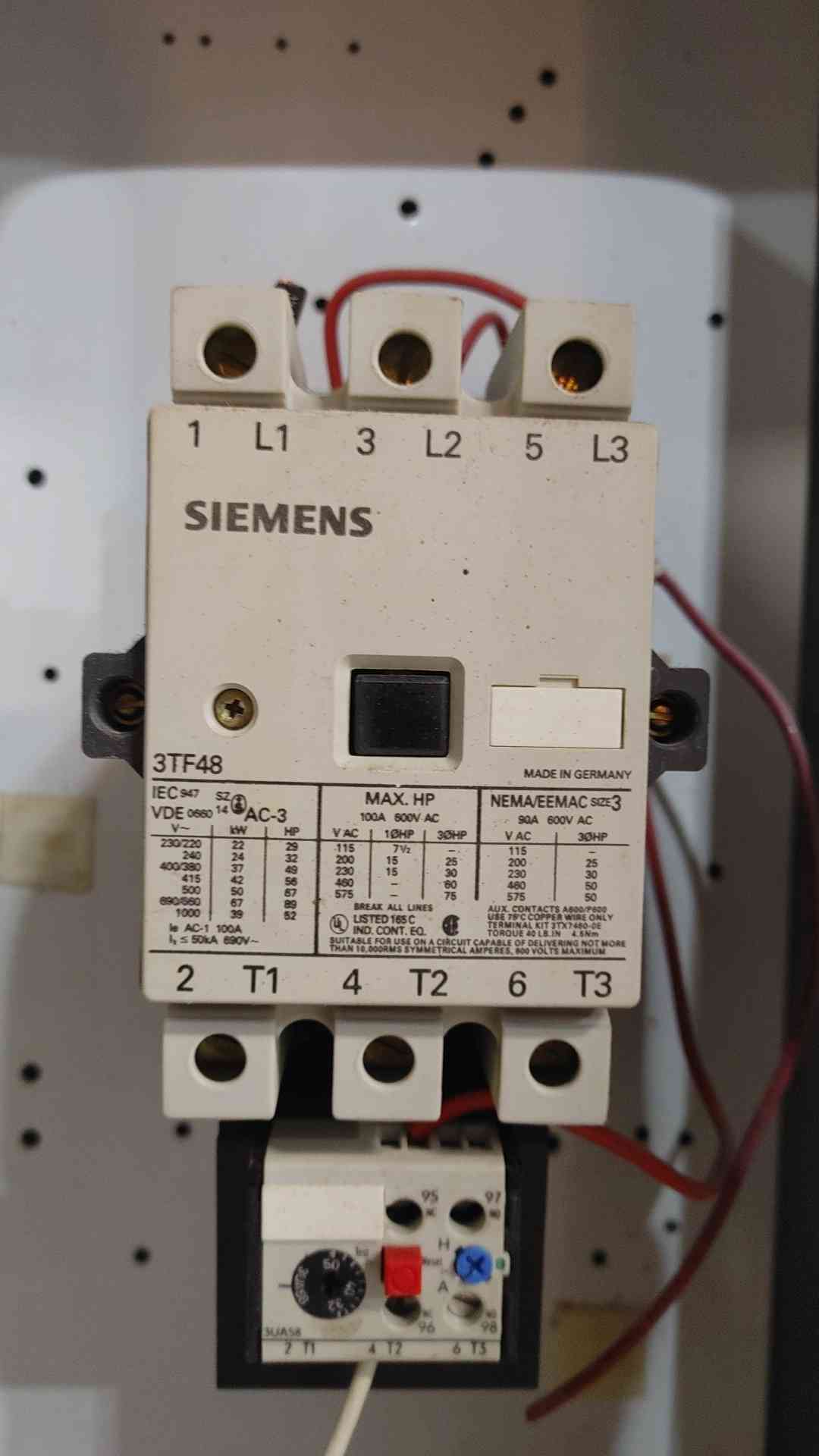 Siemens NEMA Size 3 Magnetic Motor Starter 3TF48 3UA58 Enclosed 90A 50HP 480V
