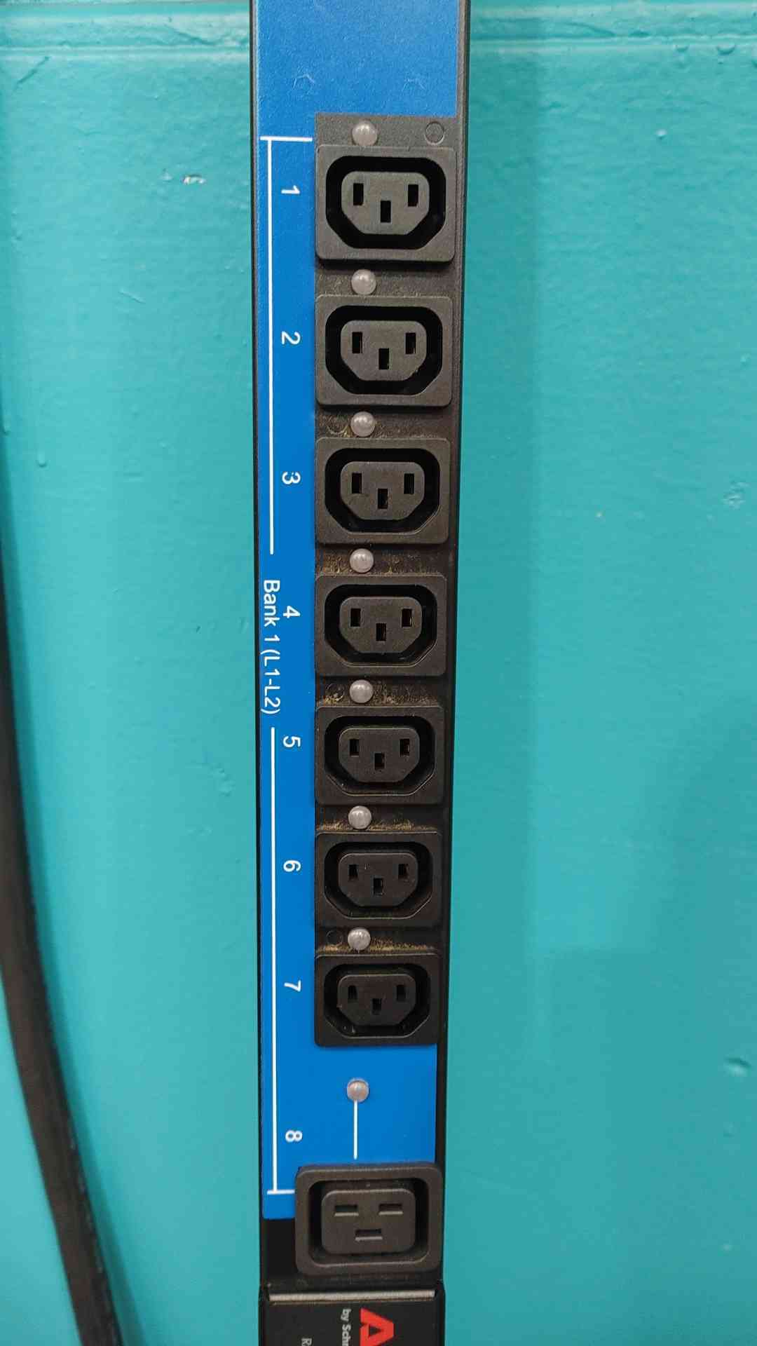 APC AP8865 Metered Rack PDU 0U 208V 3-Phase ZeroU IEC C13 C19 Server Power Strip
