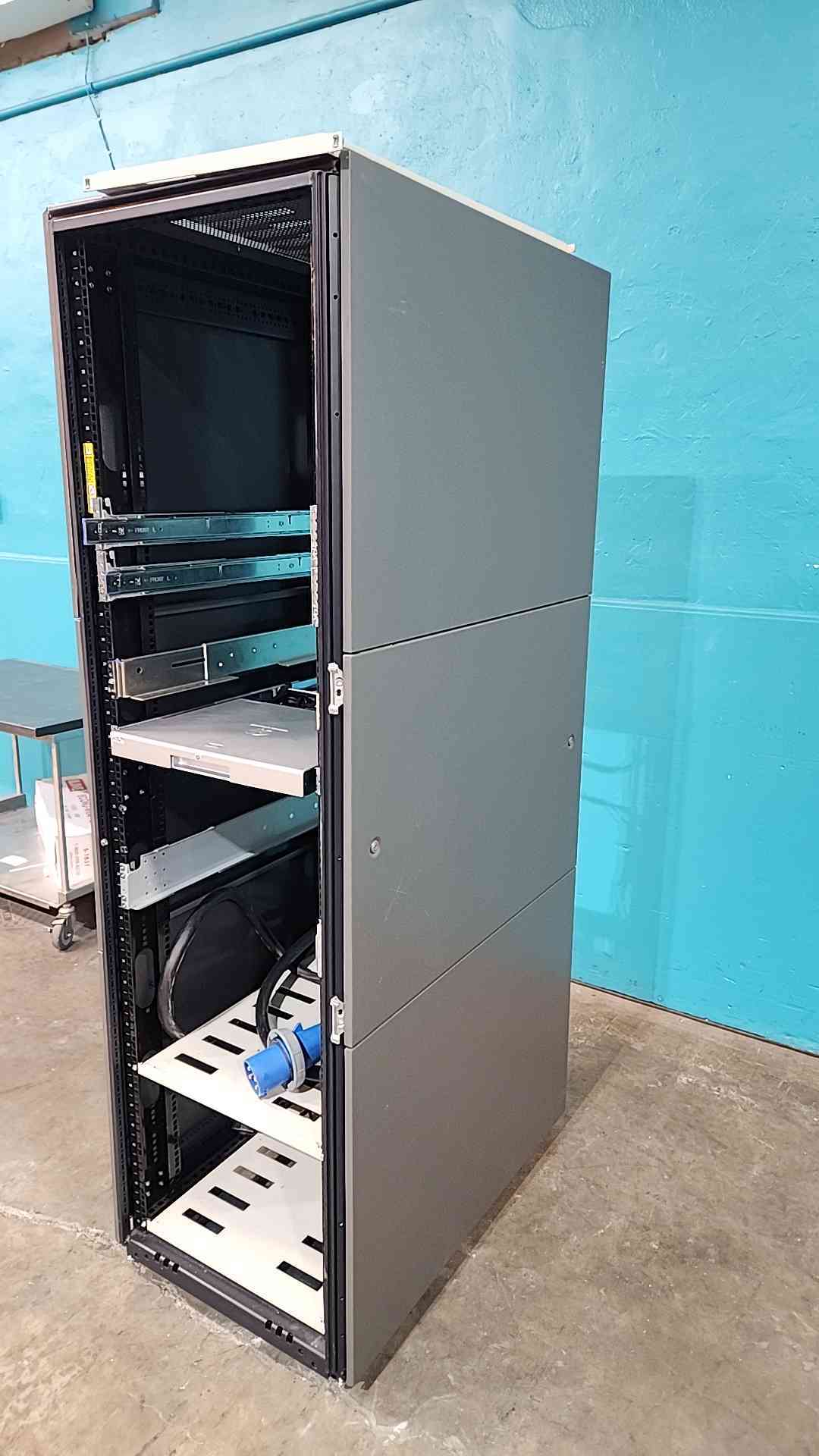 HP 10642 G2 42U Server Rack Cabinet Enclosure Frame 383573-001 Rails PDU Cable