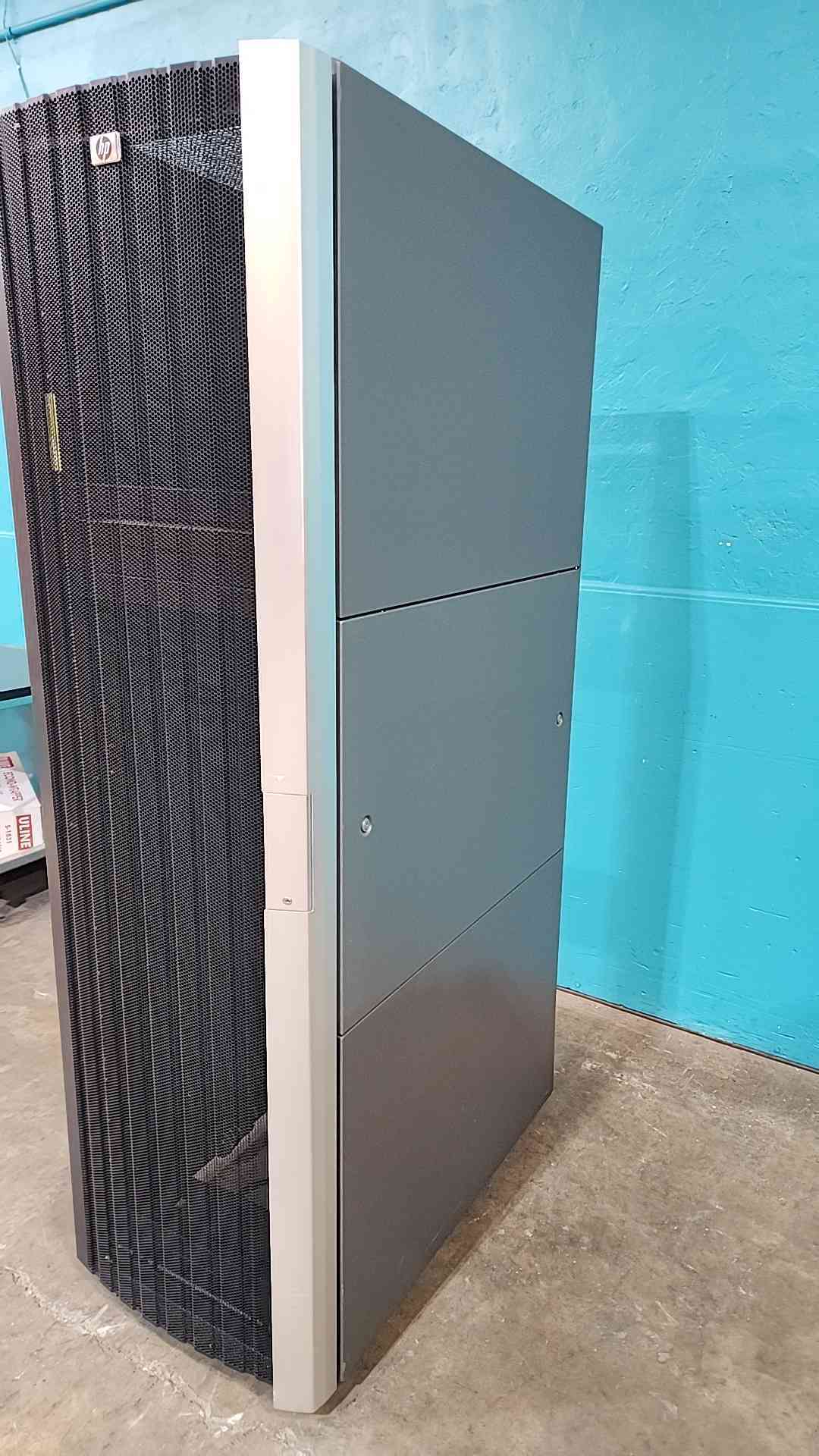 HP 10642G2 42U Server Rack Cabinet Enclosure 383573-001 Front & Rear Mesh Doors