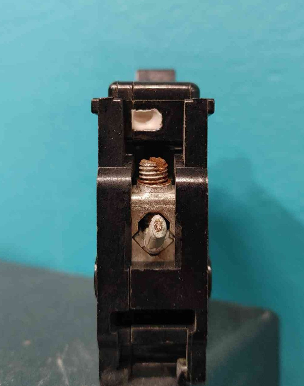 I.T.E Imperial Corp 15A 240V 1Pole Circuit Breaker (Sku:116371)