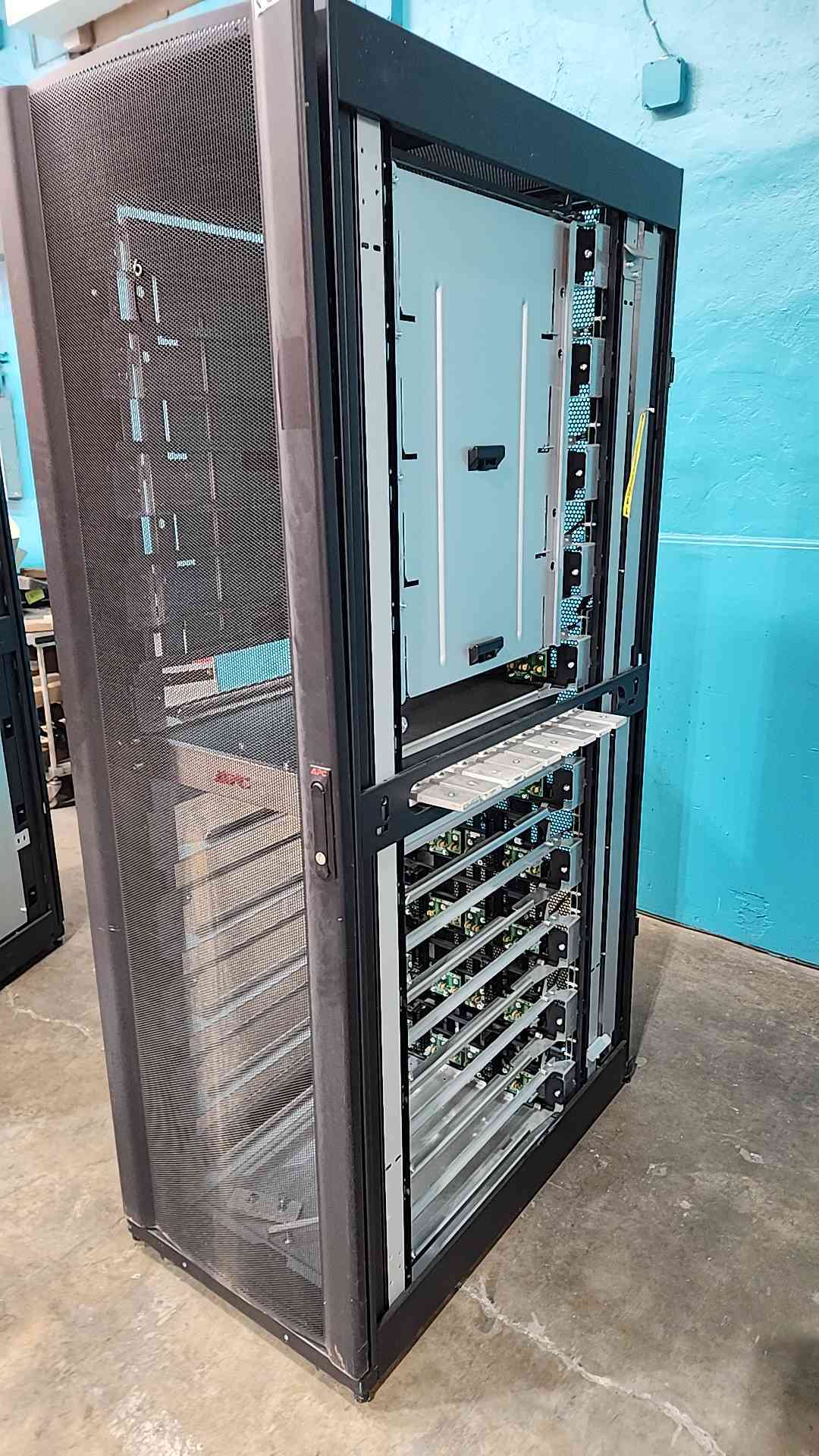 APC Symmetra PX 250kW Power Enclosure Frame SYPF250KD 42U UPS Cabinet Frame Only