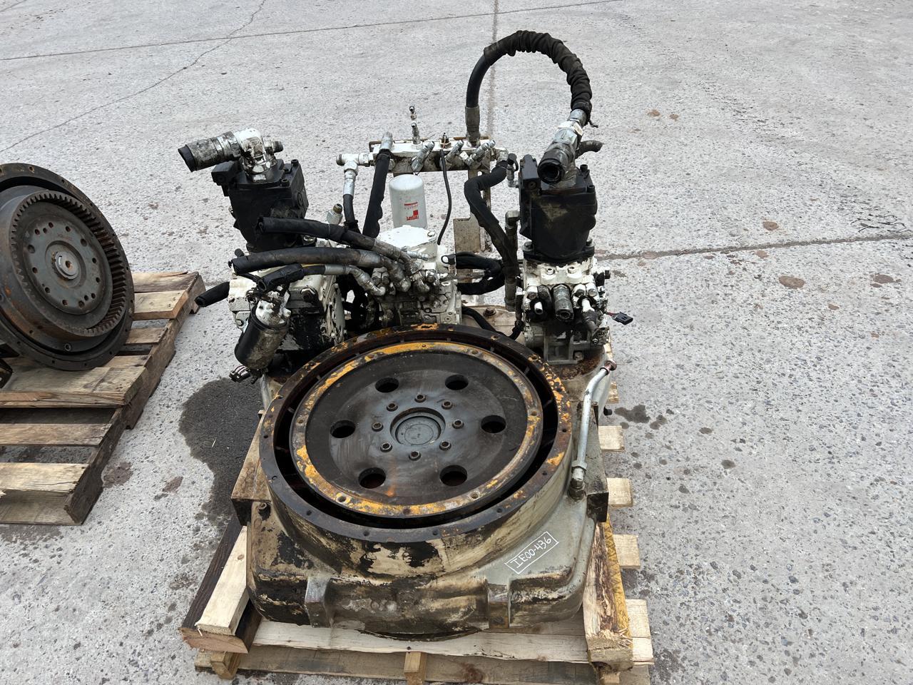 Hydraulic Drive Adaptor with SAE 0, 18 in. Ind. Input and Output with 3 Heavy Hydraulic Pad Mounts for Hydraulic Pumps