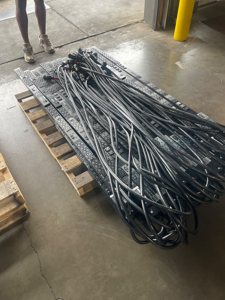 Tripp Lite PDU3VN6L2130 3-Phase Monitored 0U Rack PDU 208V 24A L21-30P C13 C19
