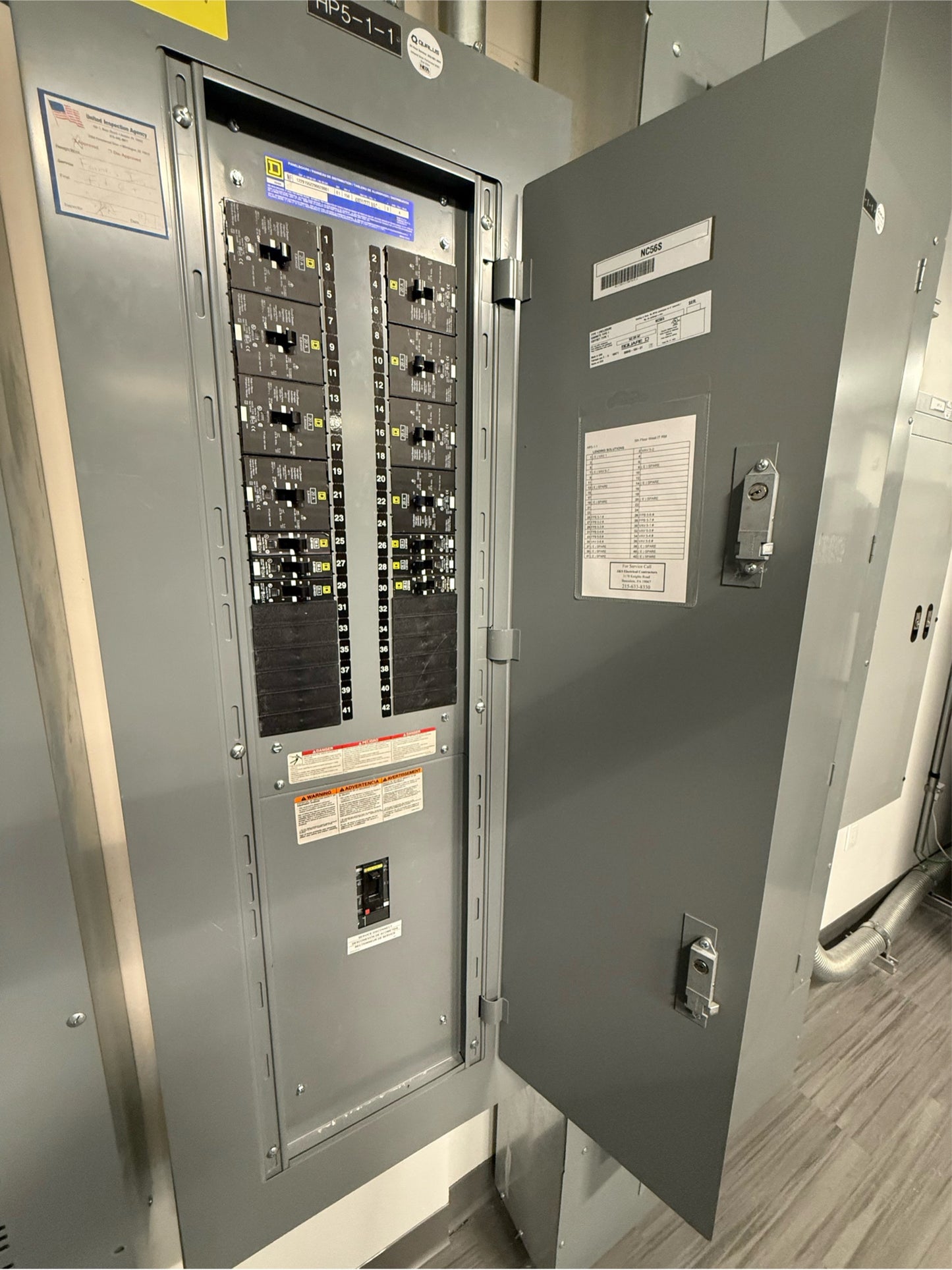 Square D Panelboard 150A 12291552290020001 14 breakers/1 main