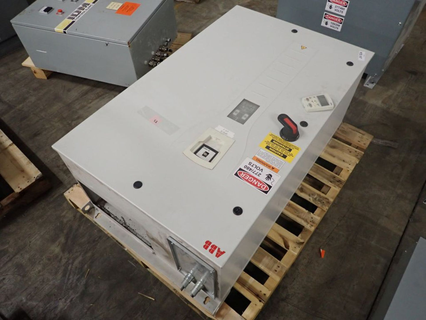 ABB ACH550-BD-097A-4 75HP 480V VFD HVAC Drive w/ E-Clipse Bypass Disconnect