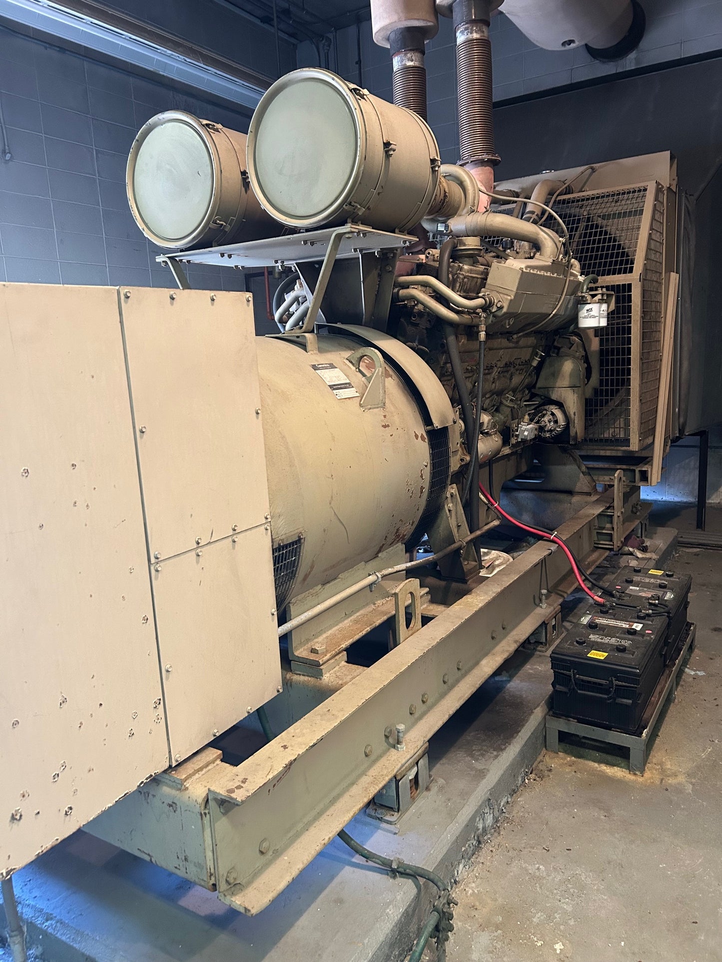 Cummins 500 kW Diesel Generator Set 680FDR5059FF 625kVA 208V/120V 3PH V12 Skid Mount