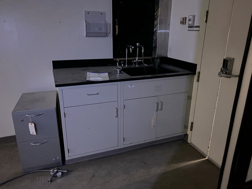 5' Lab Casework Metal Bench w/ Sink Faucets & Eye wash (S6LLST0592)(S6LLST0592)