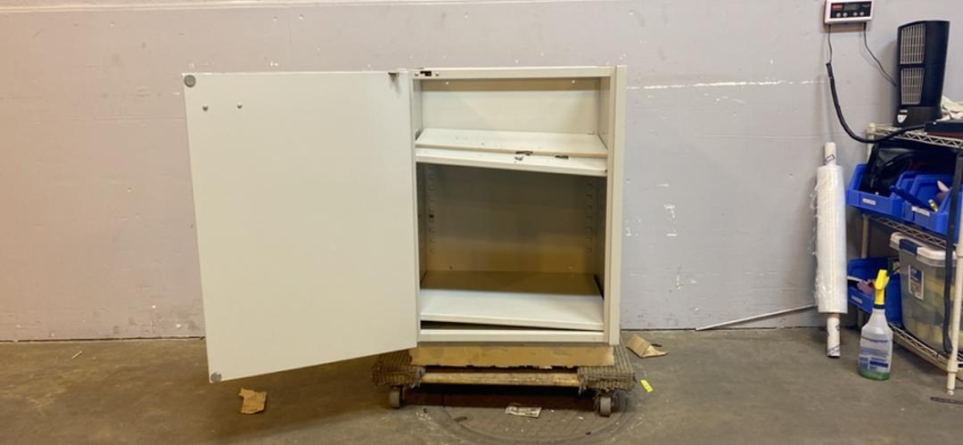 24x22x34 2' 1 Door St Charles Casework Lab Cabinet(S6LLST6483)