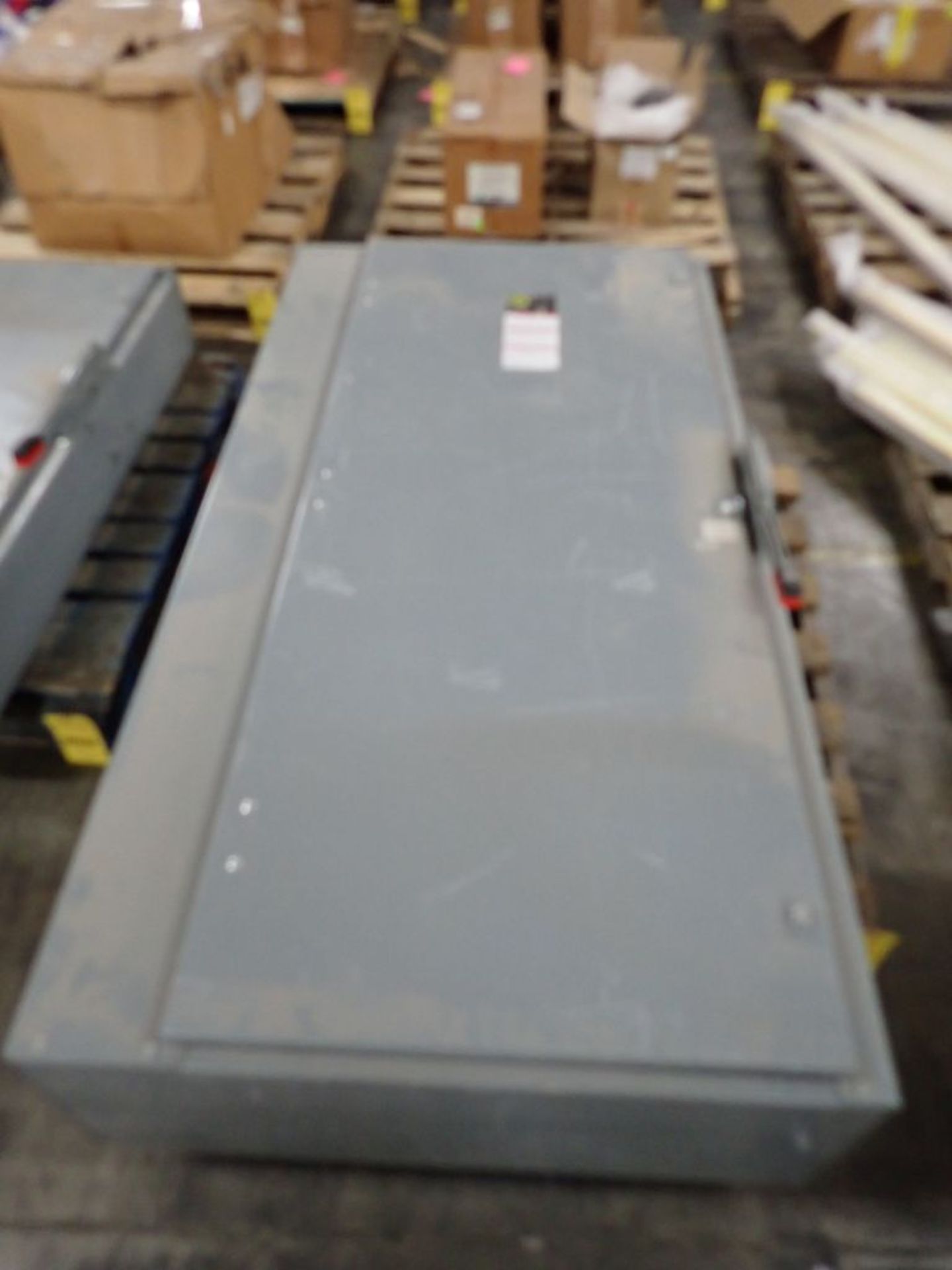 800A Square D Heavy Duty Safety Switch H367N 600V Type: 1, w/(3) Bussman Fuses, Cat No. KRP-C-800SP