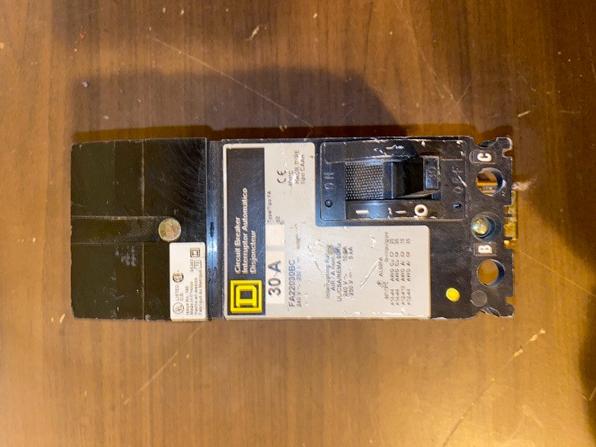 Lot of Assorted ILine Circuit Breakers(103992)