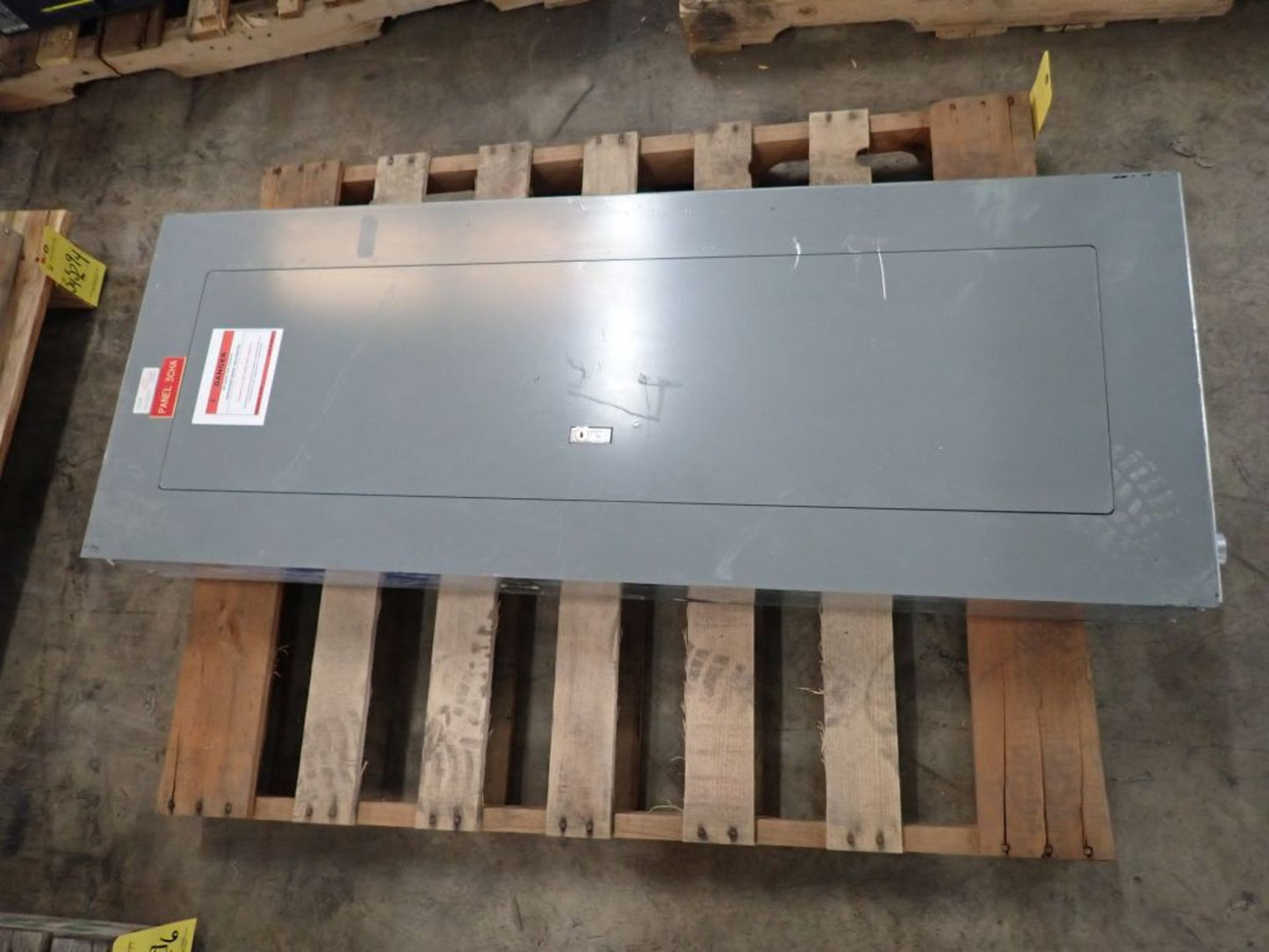 Square D NEHB Panelboard NEHB-42441-2 480Y/277V with Main