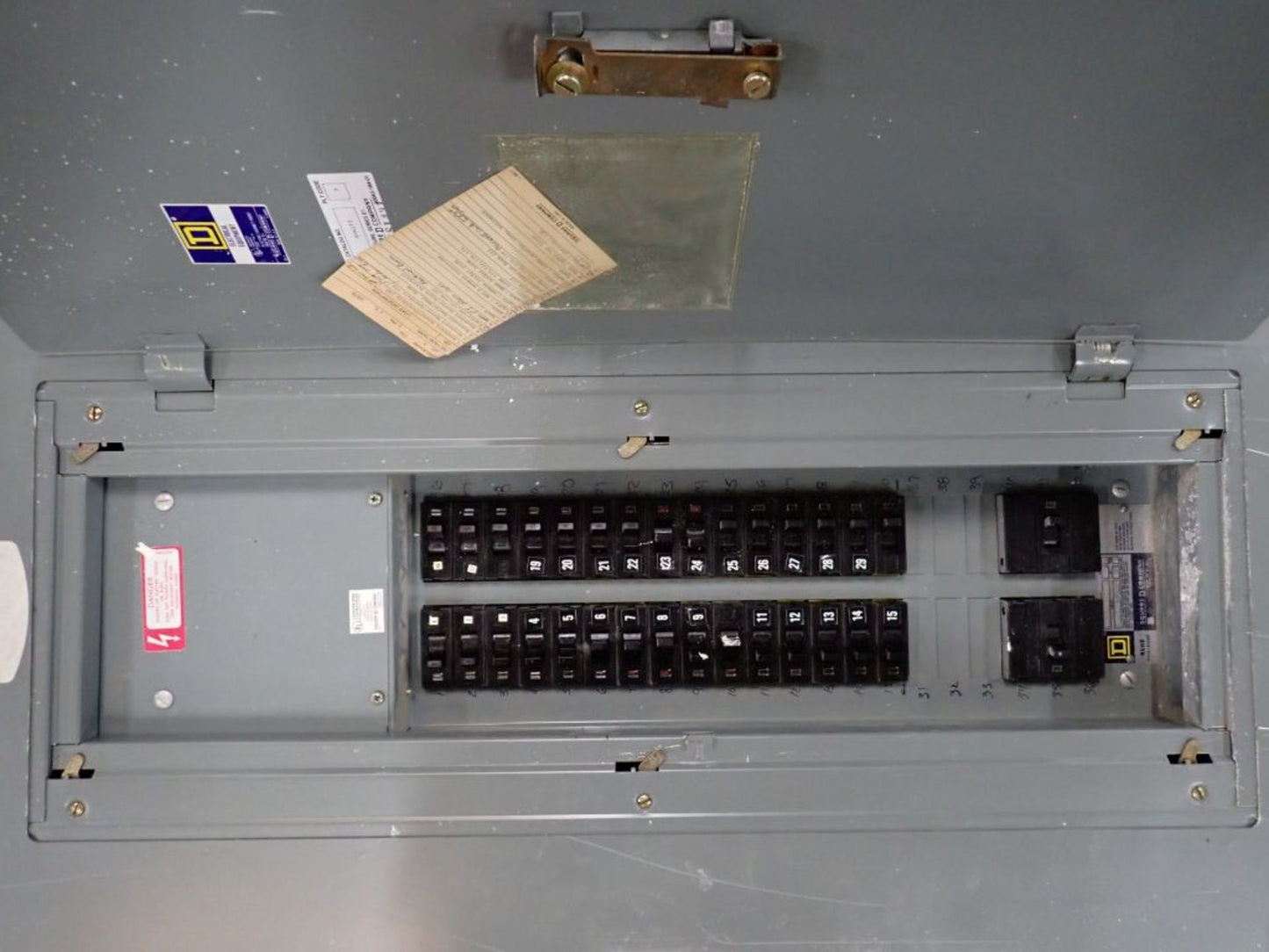 Square D 225A NEHB NHEB-3570-508 Panelboard 480Y/277, 240V, 3PH w/ Circuit Breakers