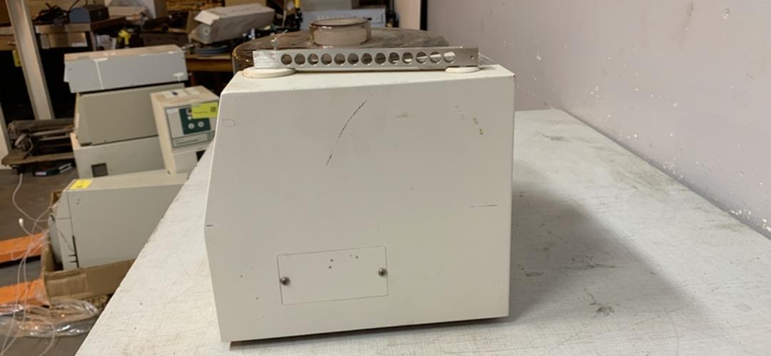 Shimadzu ASI-5000A AutoSampler in working condition prior to being moved to storage