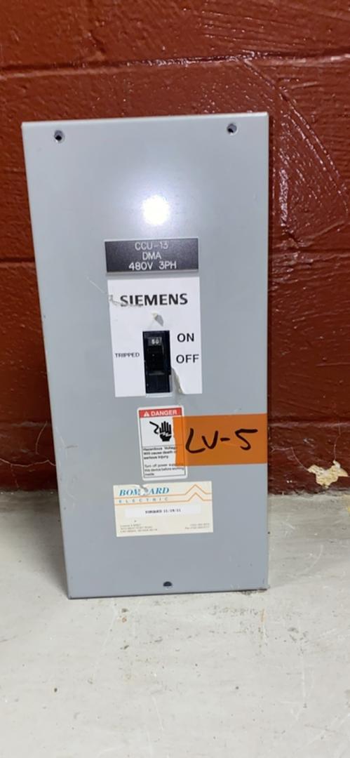 Siemens 50A ED63B050 Circuit Breaker in Disconnect Enclosure(S6LLST4387)
