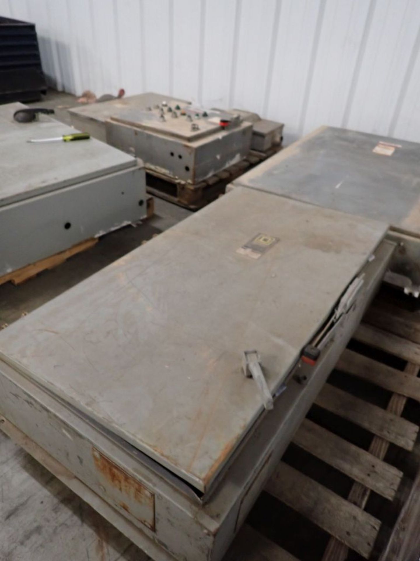 Square D 400A Heavy Duty Safety Switch and Enclosure HU365AWK 600V 3PH