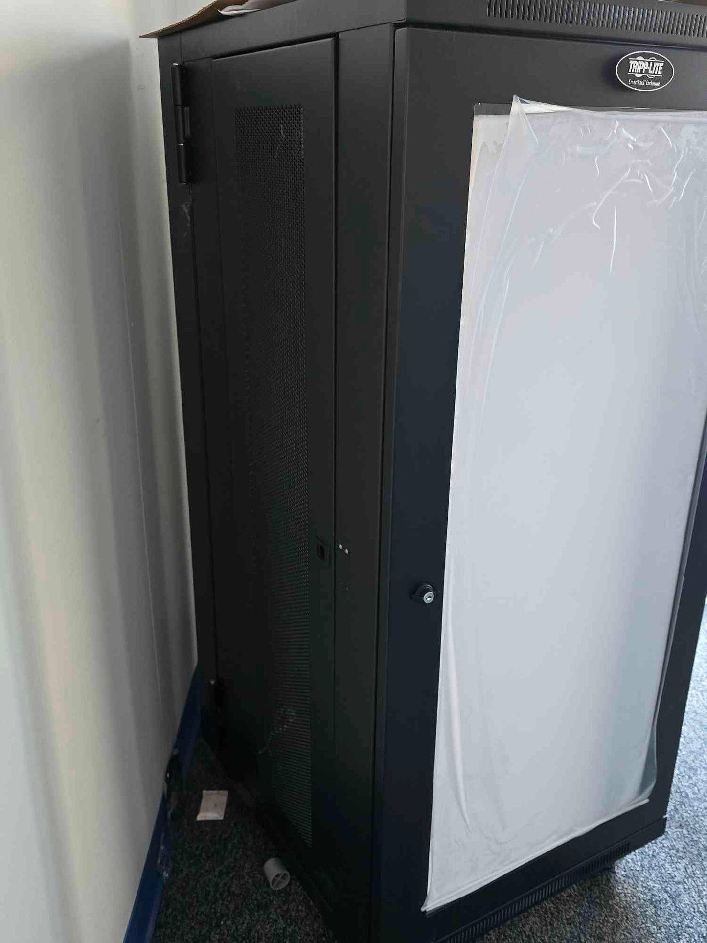 New 24U Tripp-Lite Black Server Cabinet(SKU: 112020)