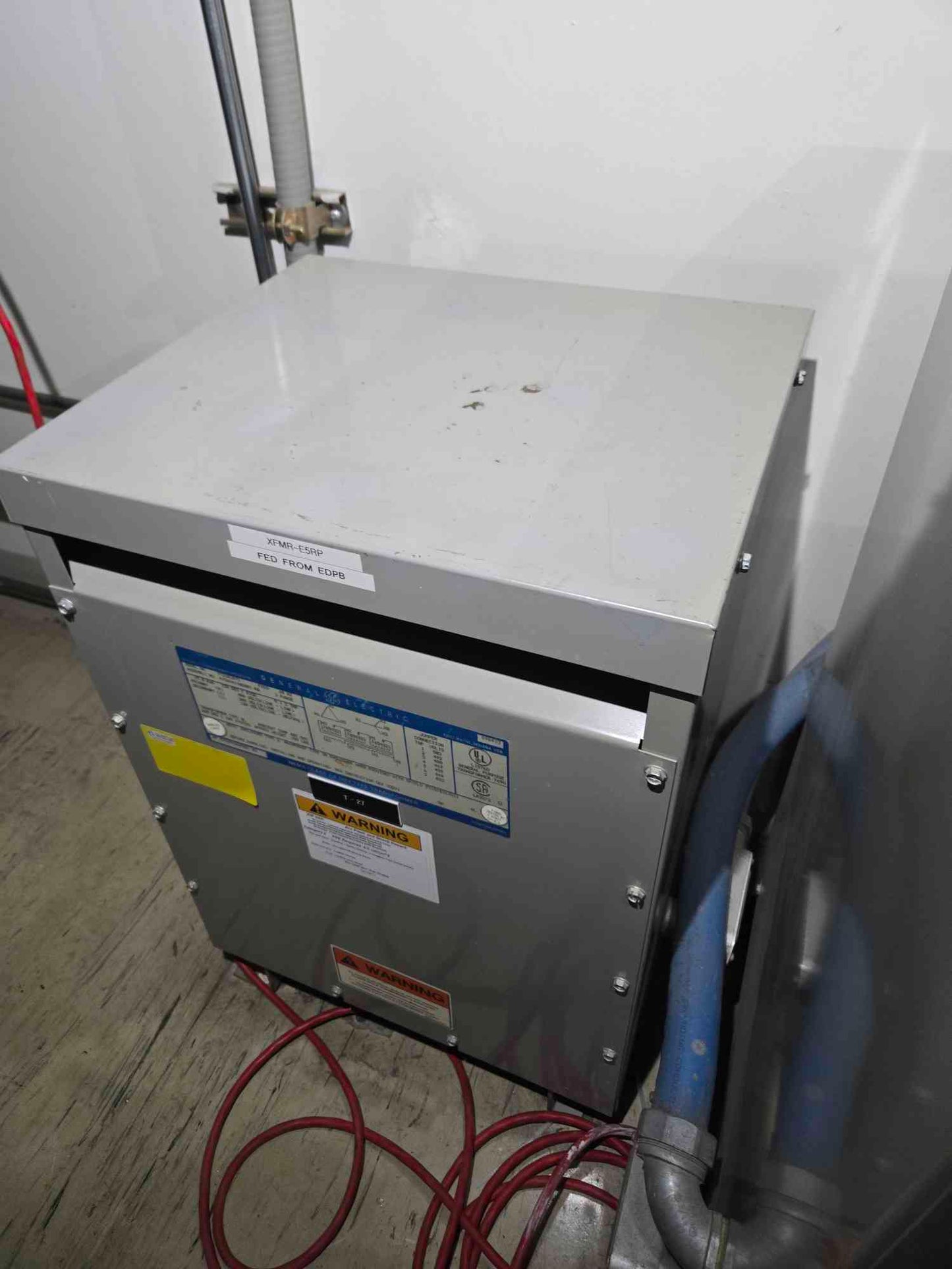 GE 15KVA 3PH 480 X 208 / 120v Transformer 9T23B3871