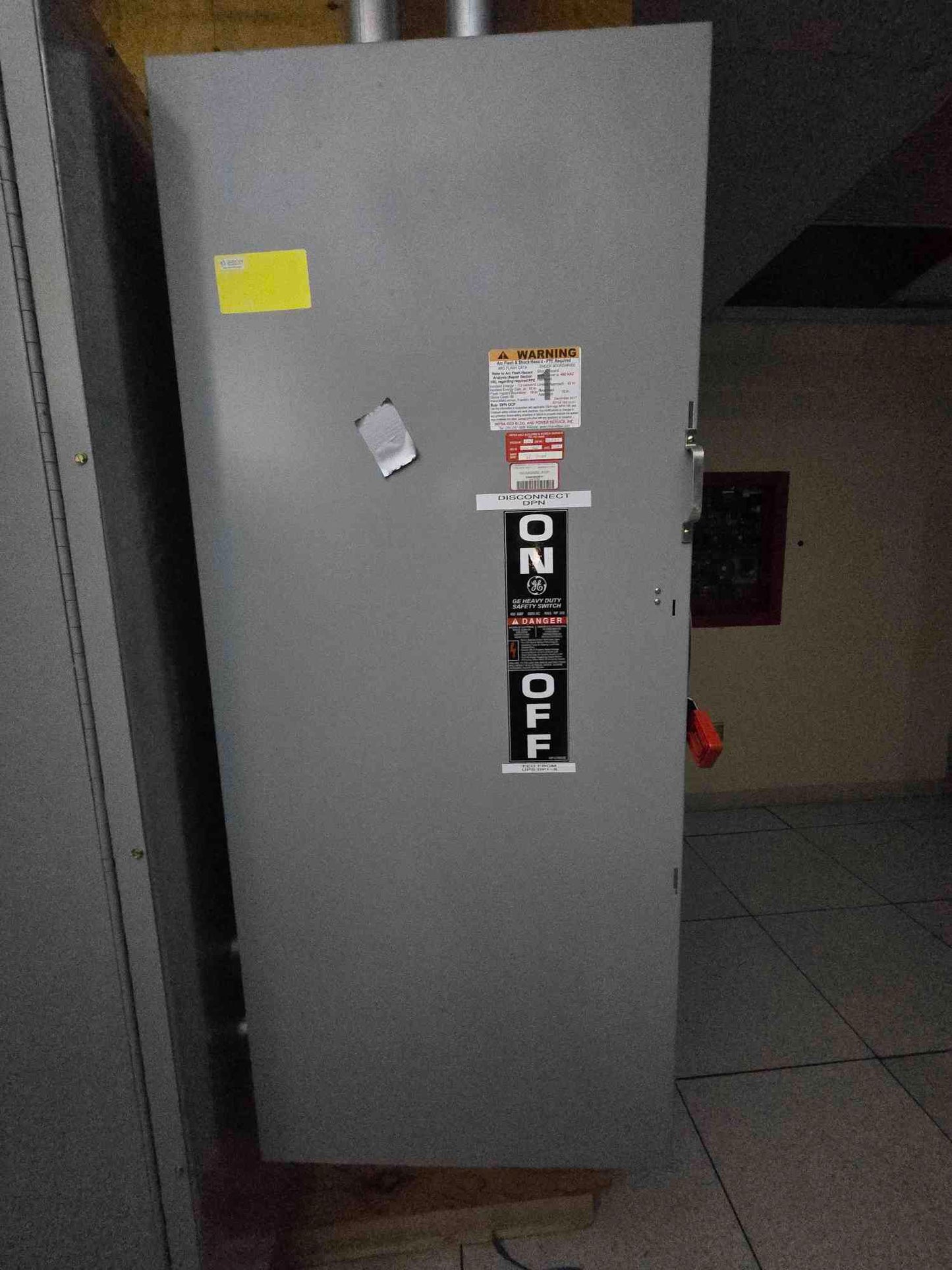 400A GE Safety Switch 600VAC/250VDC Model Number 11