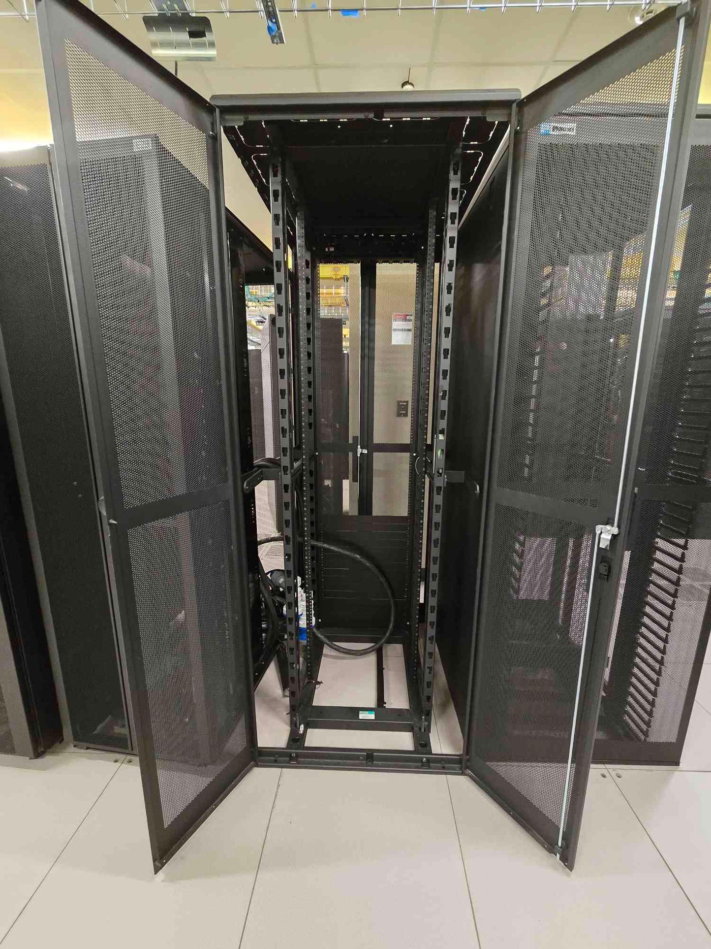 Panduit Net-Access CN5 42U Server Rack Cabinet Mesh Split Doors Cable Duct